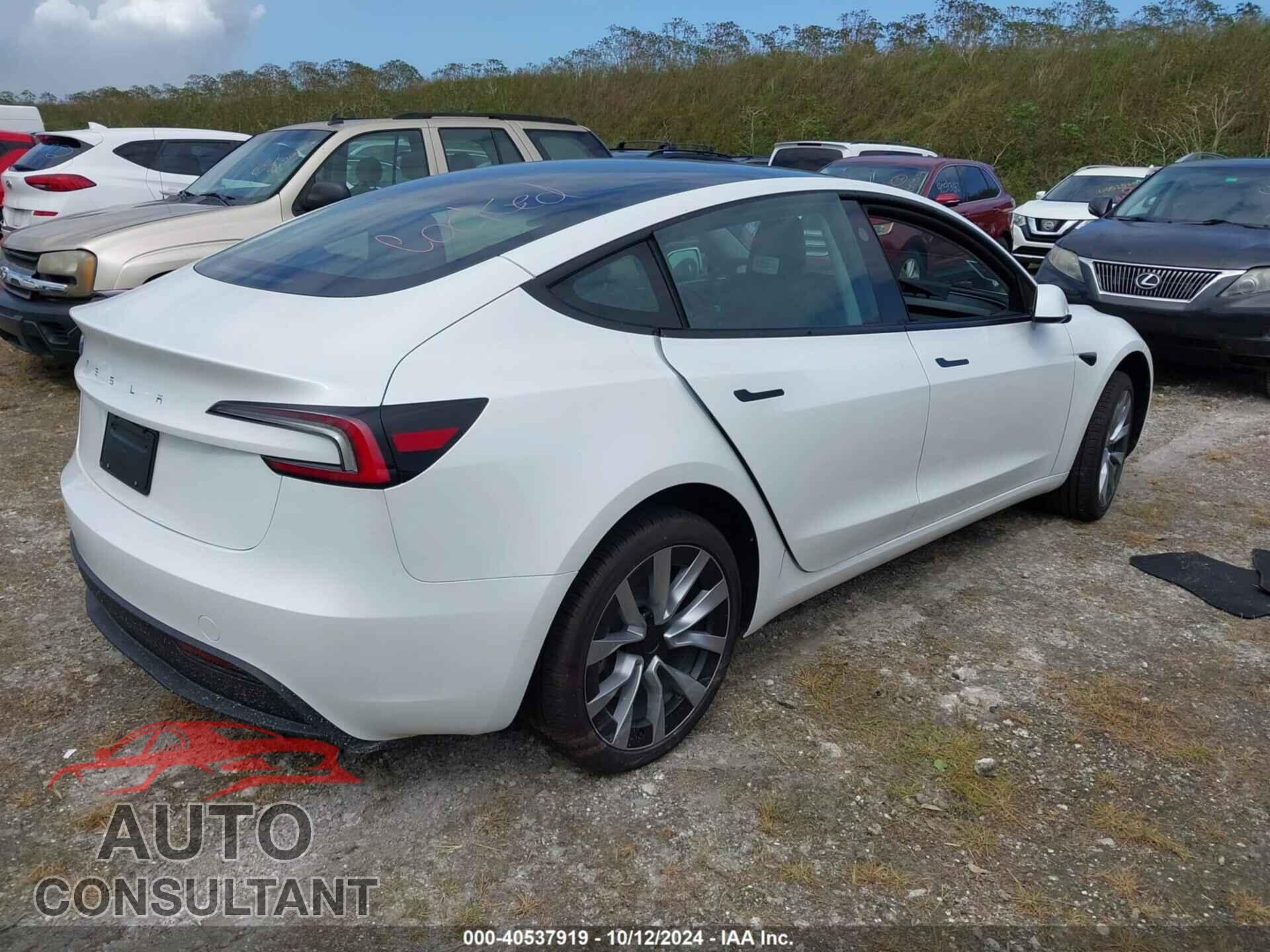 TESLA MODEL 3 2024 - 5YJ3E1EA6RF751009