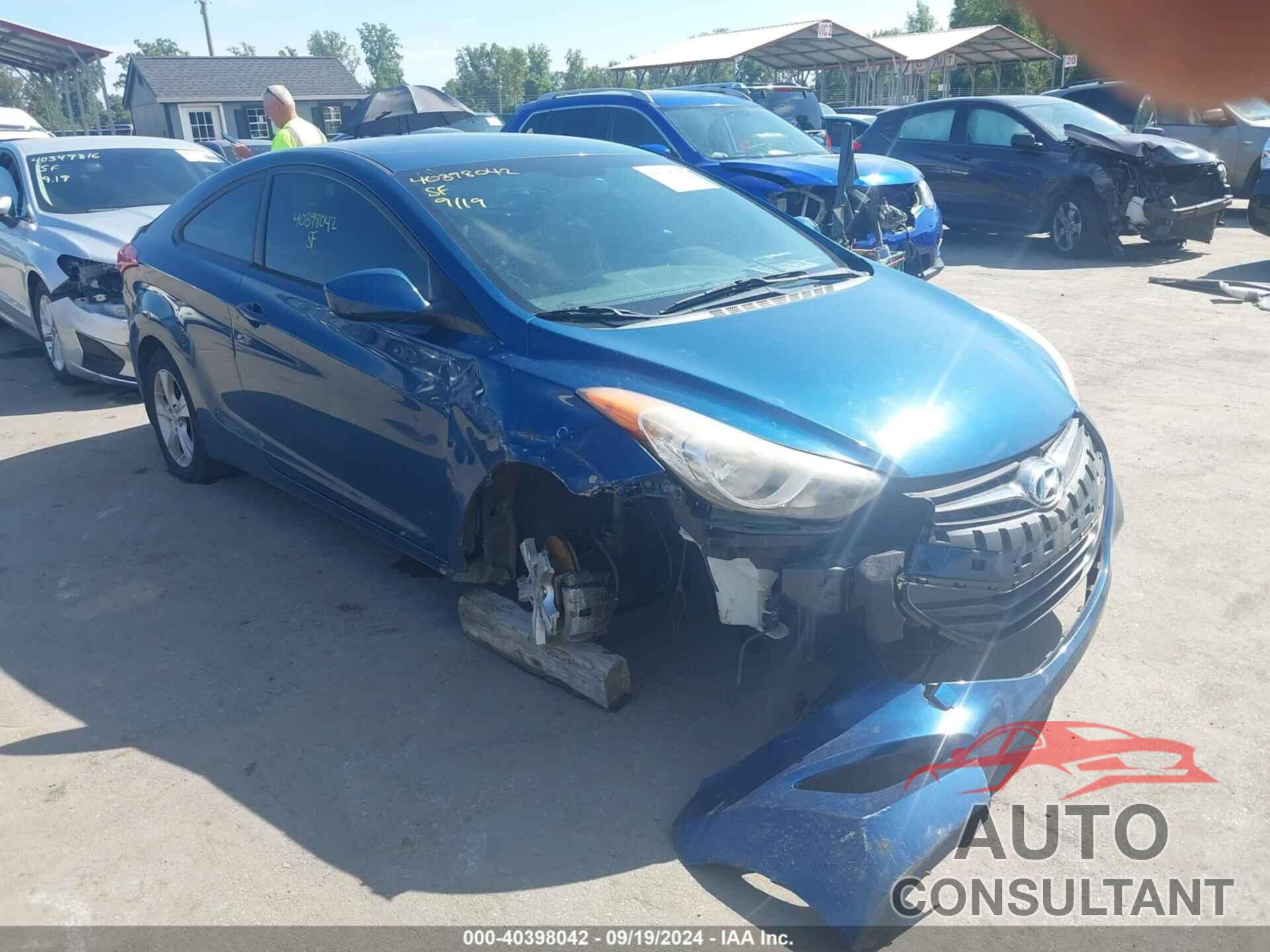 HYUNDAI ELANTRA 2013 - KMHDH6AE1DU023756