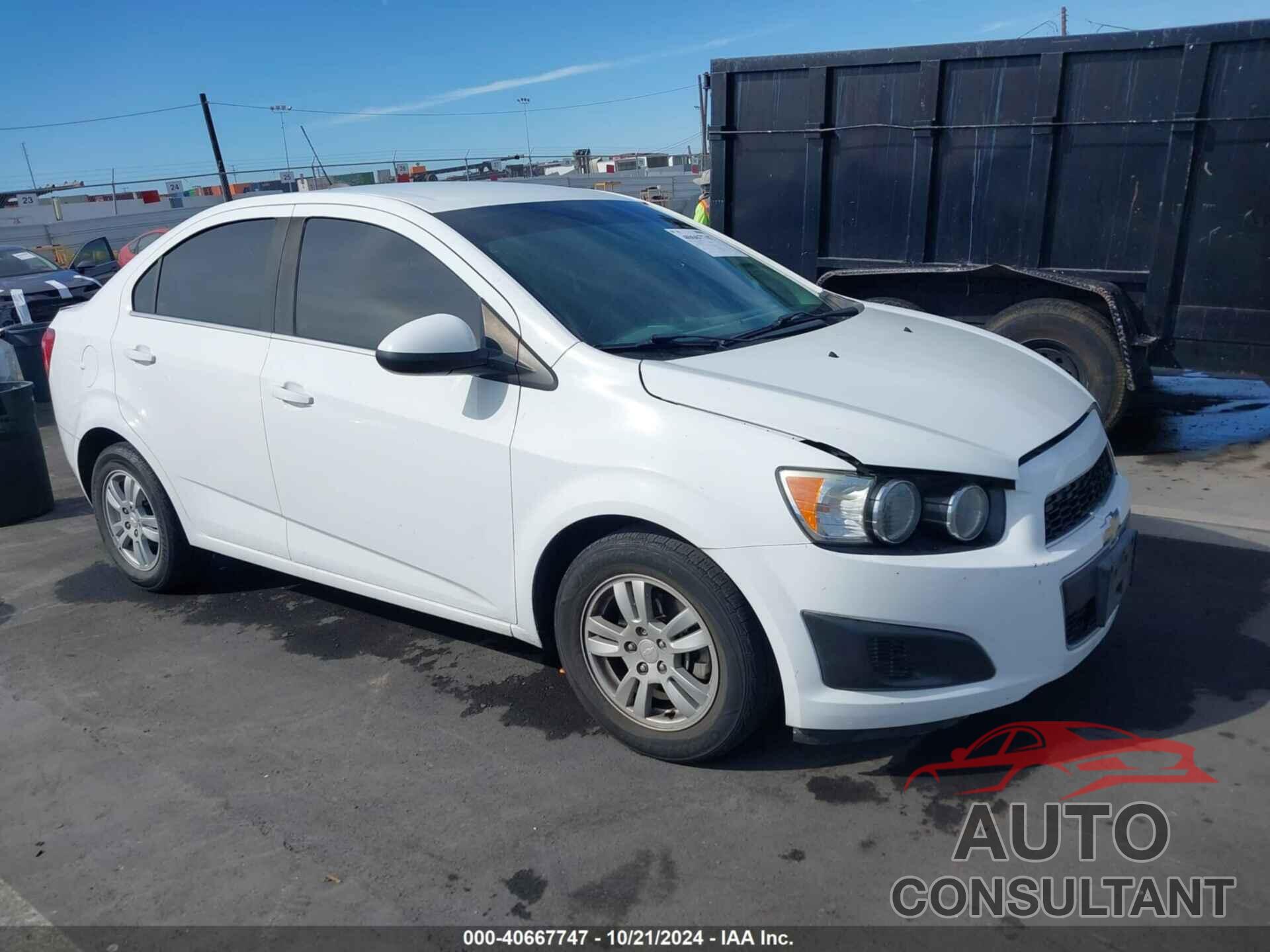 CHEVROLET SONIC 2016 - 1G1JC5SG8G4107067