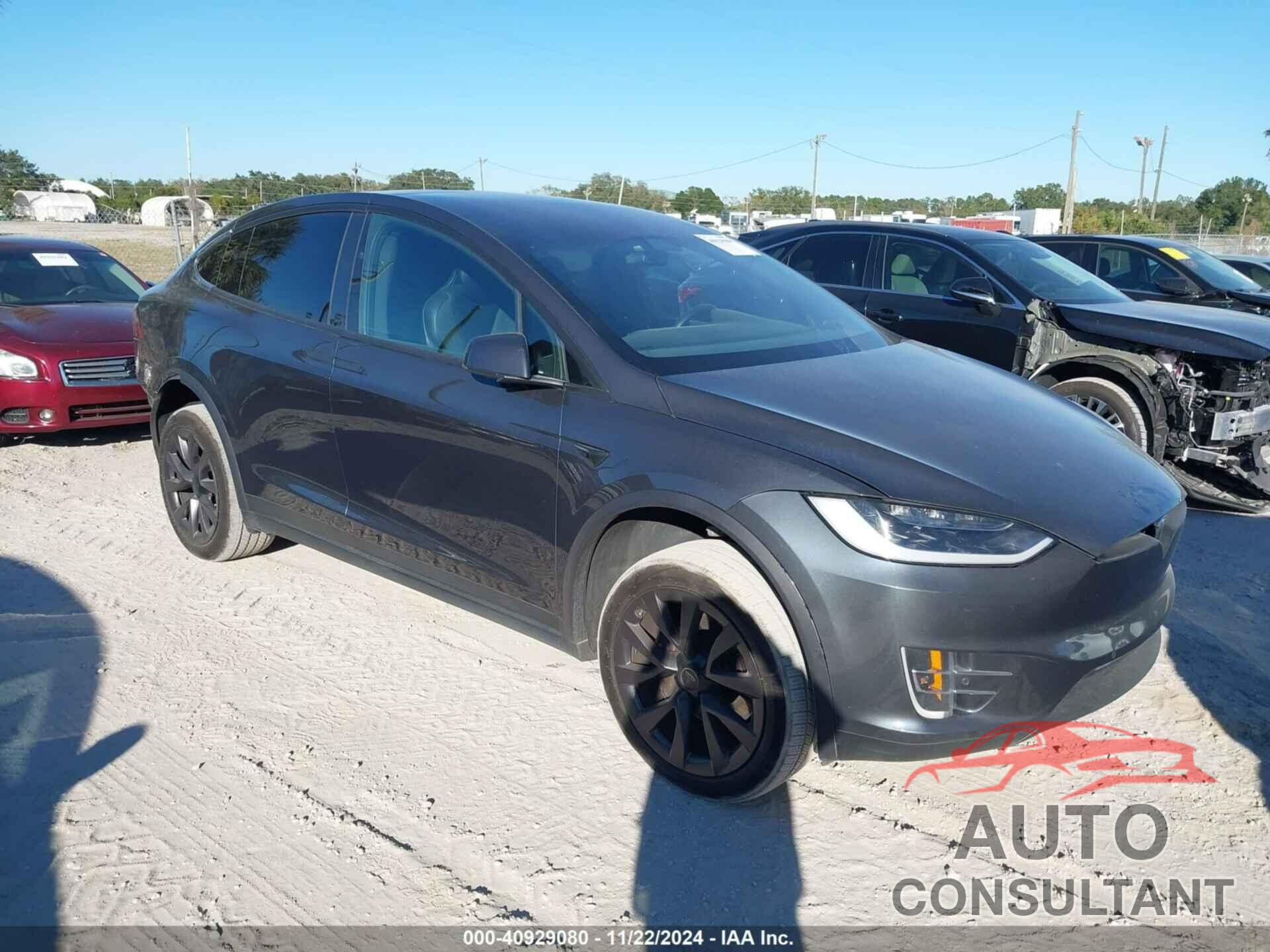 TESLA MODEL X 2018 - 5YJXCAE23JF126099