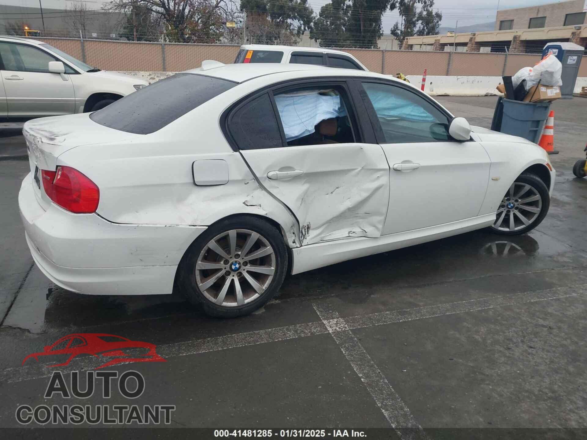 BMW 328I 2011 - WBAPH7C52BE851968