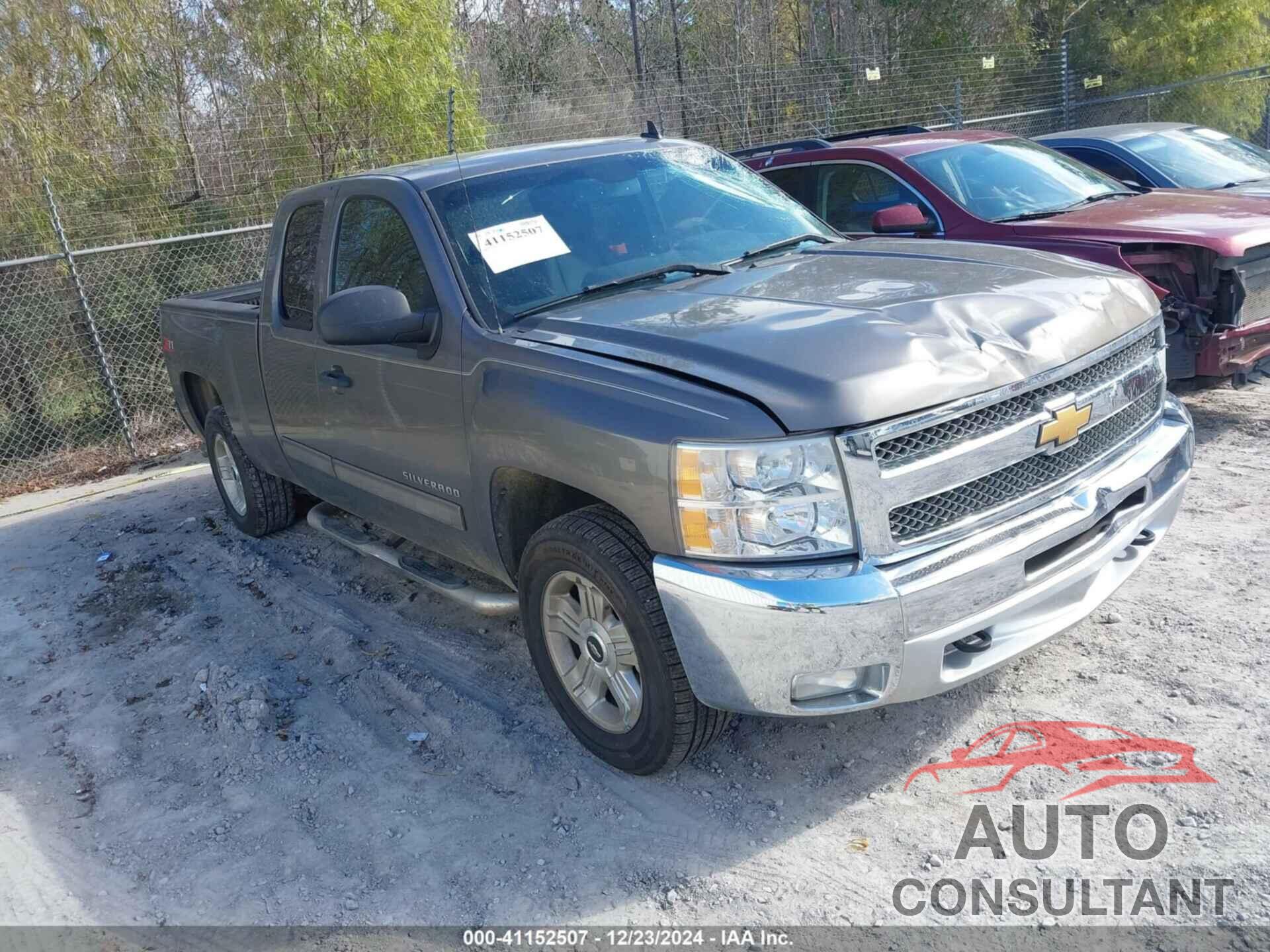 CHEVROLET SILVERADO 1500 2013 - 1GCRCSE06DZ333307