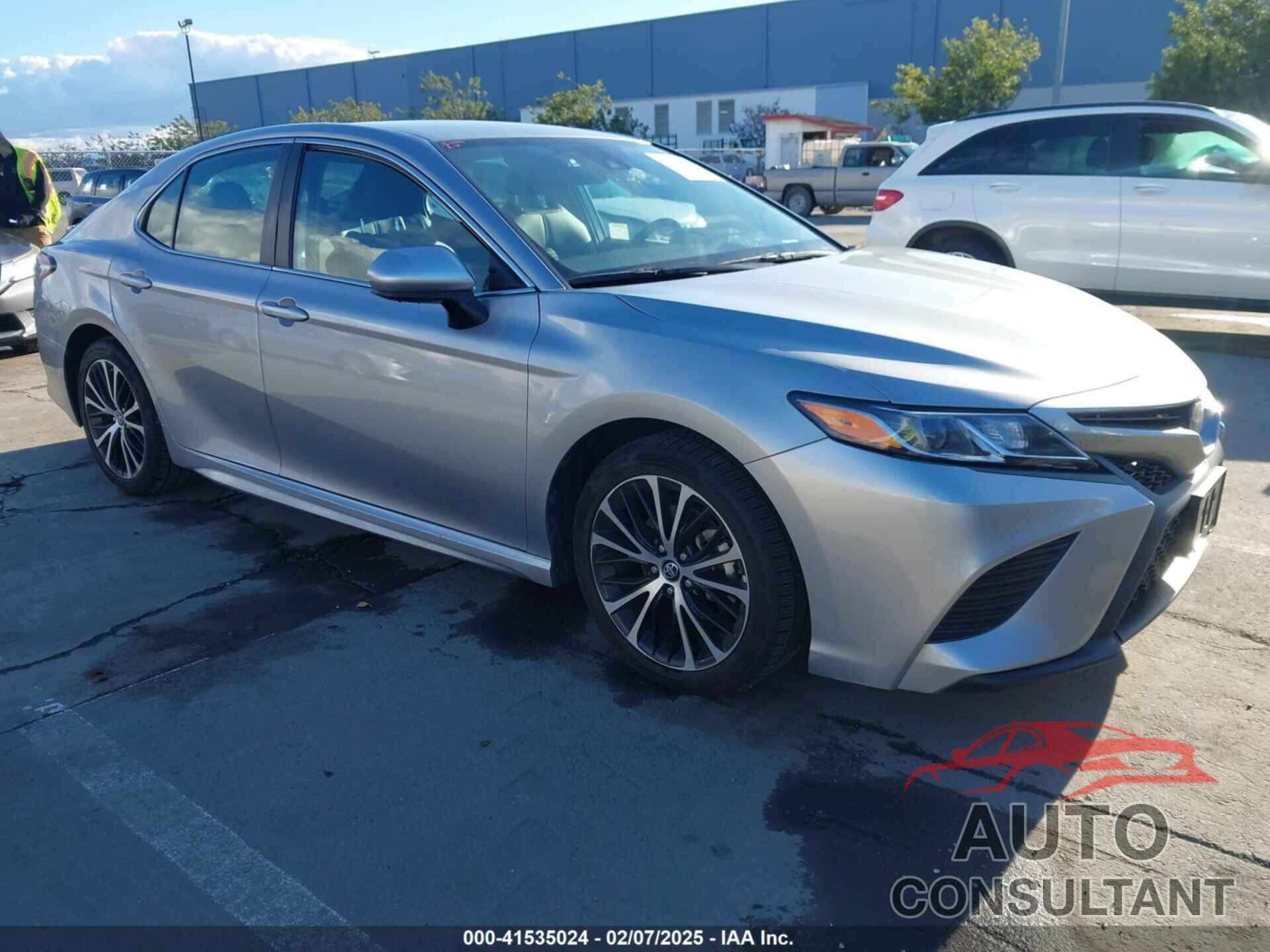 TOYOTA CAMRY 2019 - 4T1B11HK8KU810338
