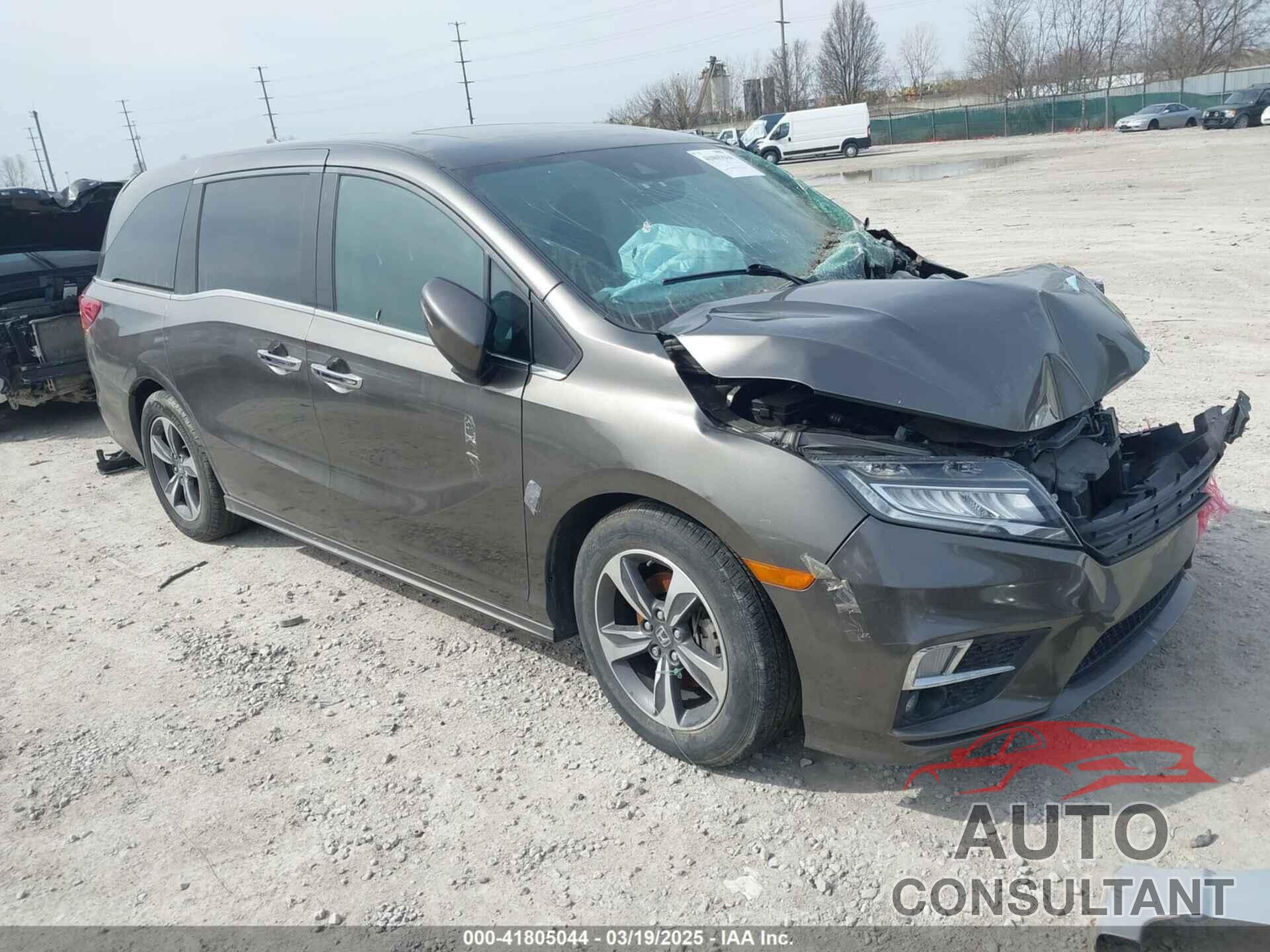 HONDA ODYSSEY 2018 - 5FNRL6H83JB008463