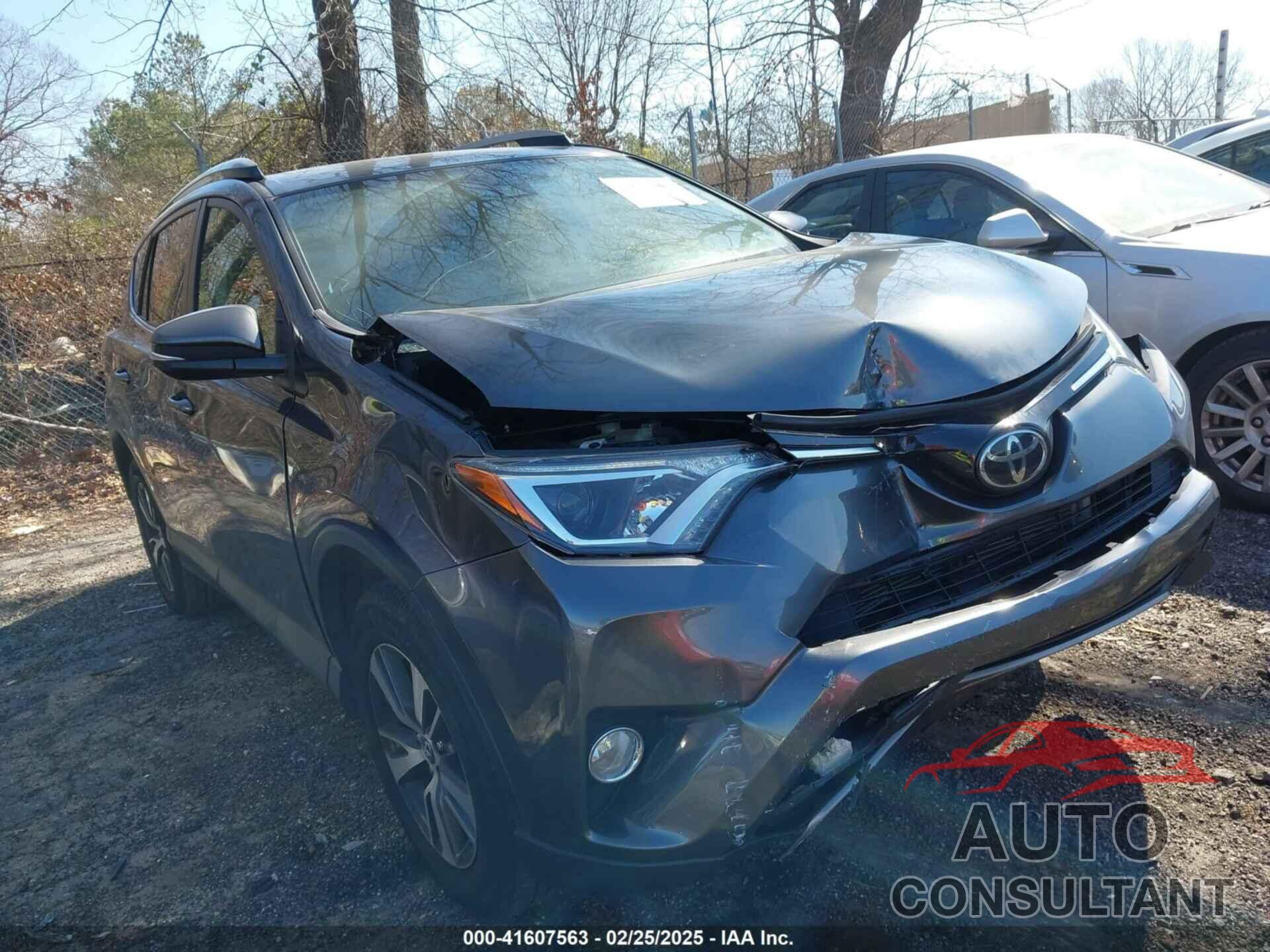 TOYOTA RAV4 2017 - JTMWFREV8HJ103173