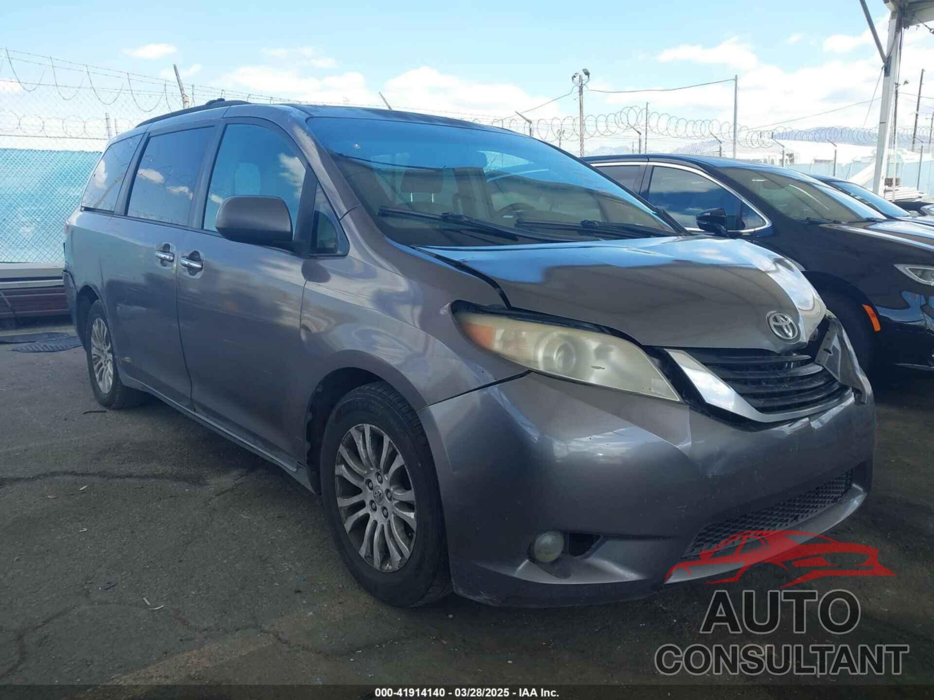TOYOTA SIENNA 2011 - 5TDYK3DC5BS146848