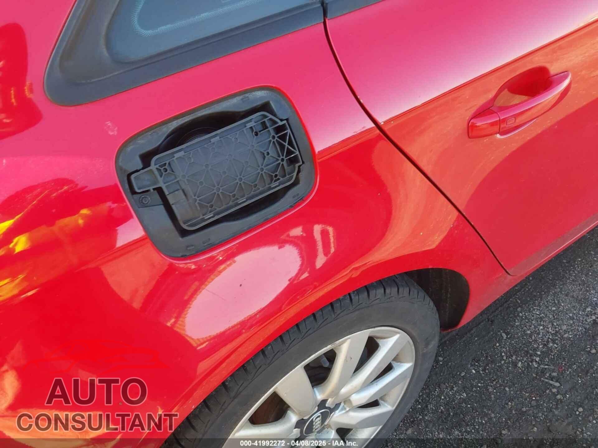 AUDI A4 2013 - WAUAFAFL4DN042543