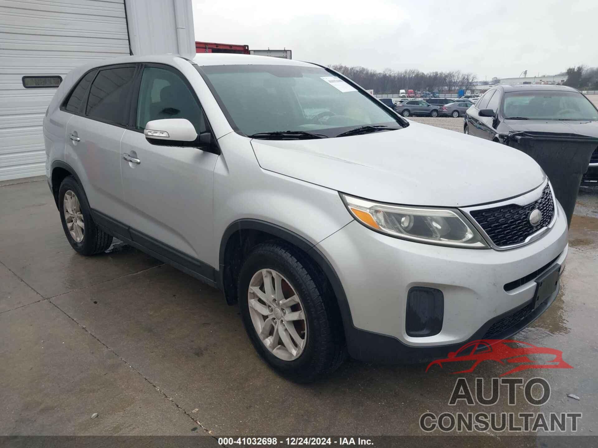 KIA SORENTO 2014 - 5XYKT3A64EG448330