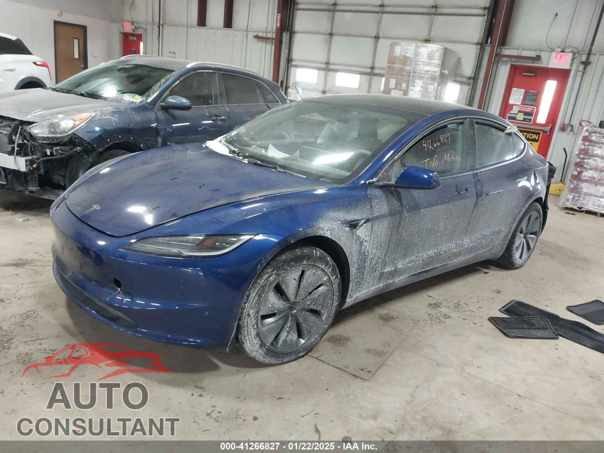 TESLA MODEL 3 2024 - 5YJ3E1EA8RF747205
