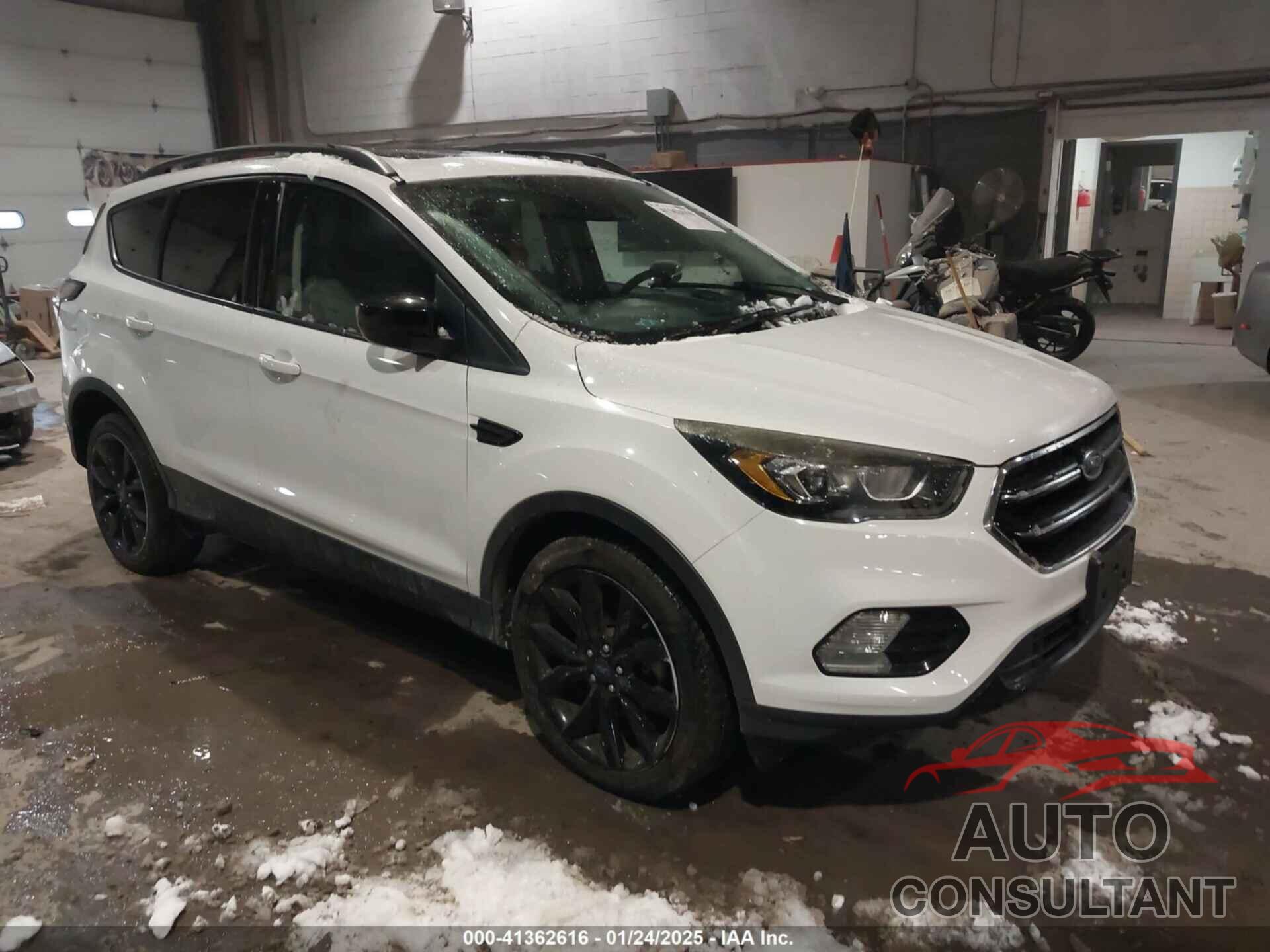 FORD ESCAPE 2018 - 1FMCU9GD9JUA15049