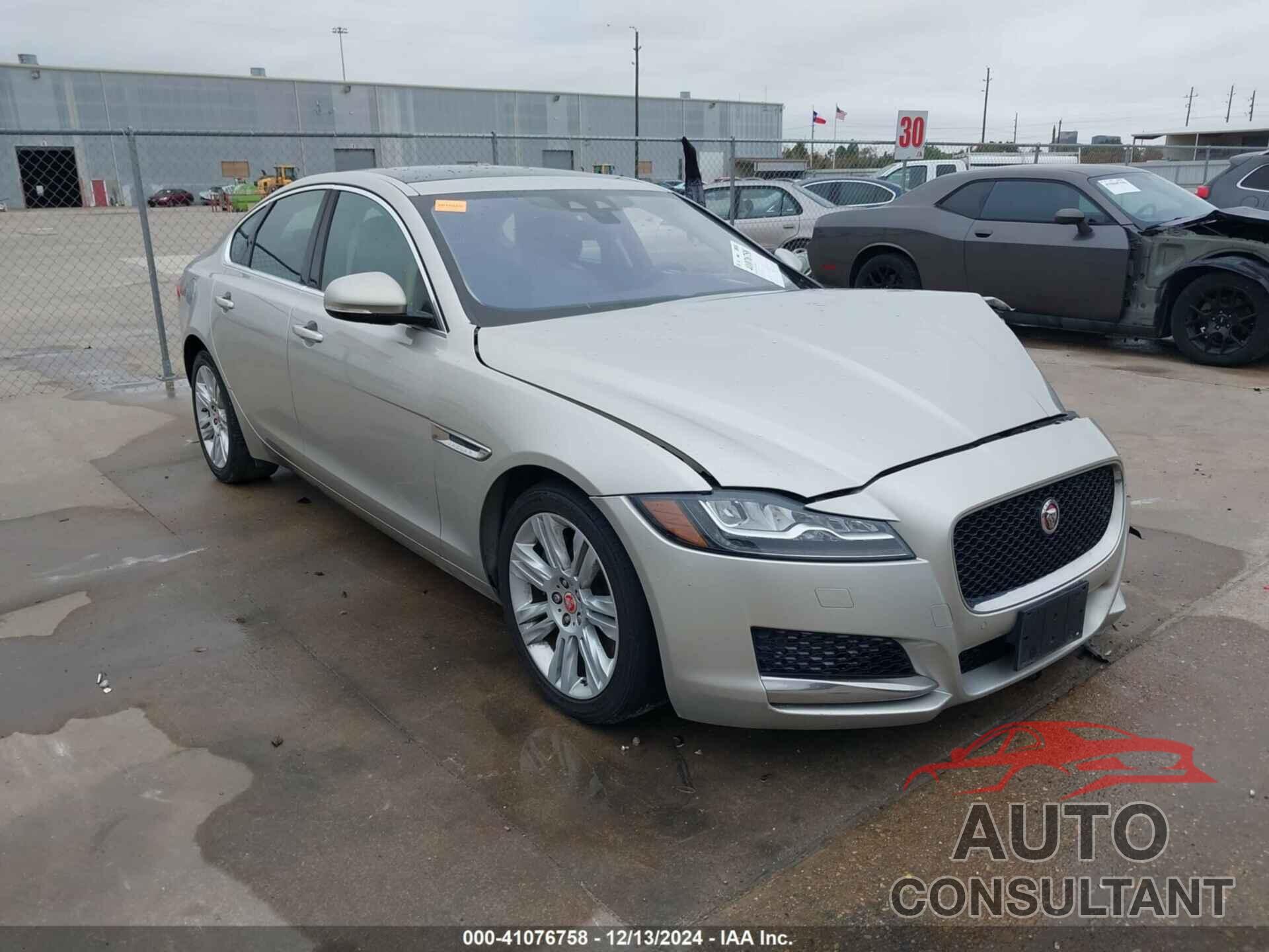 JAGUAR XF 2017 - SAJBD4BV4HCY27802