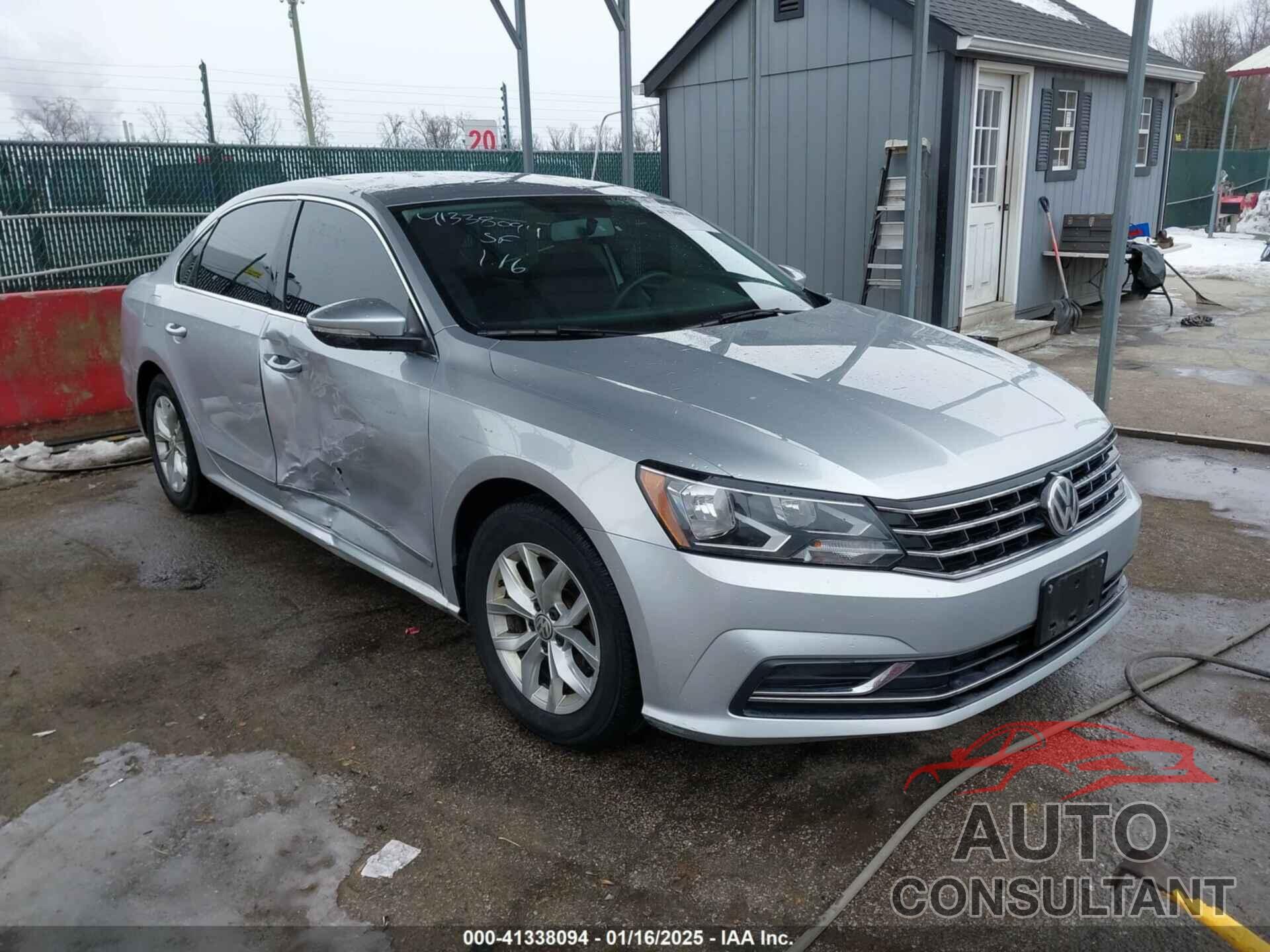 VOLKSWAGEN PASSAT 2017 - 1VWAT7A34HC078334