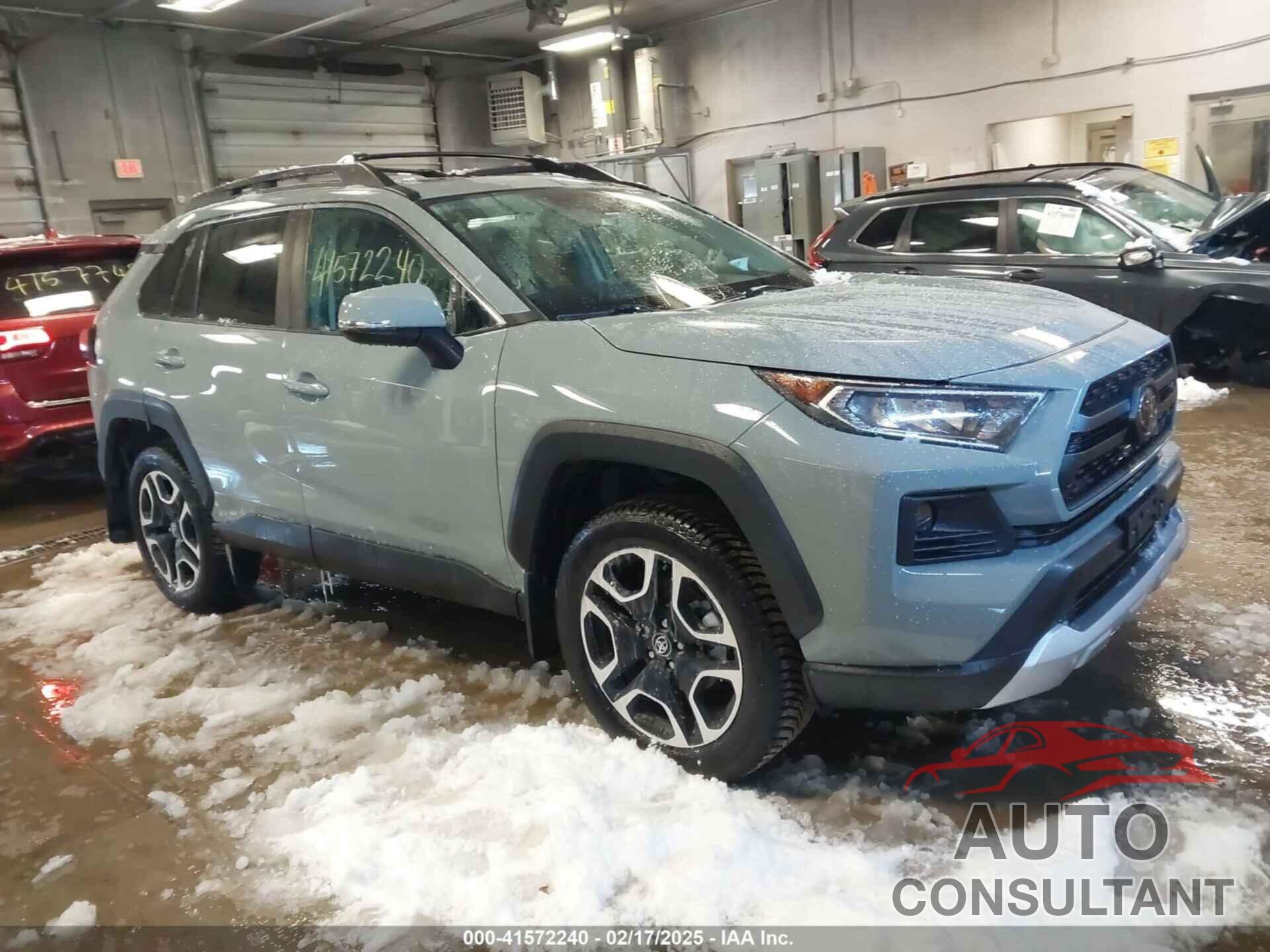 TOYOTA RAV4 2020 - 2T3J1RFV8LC075572