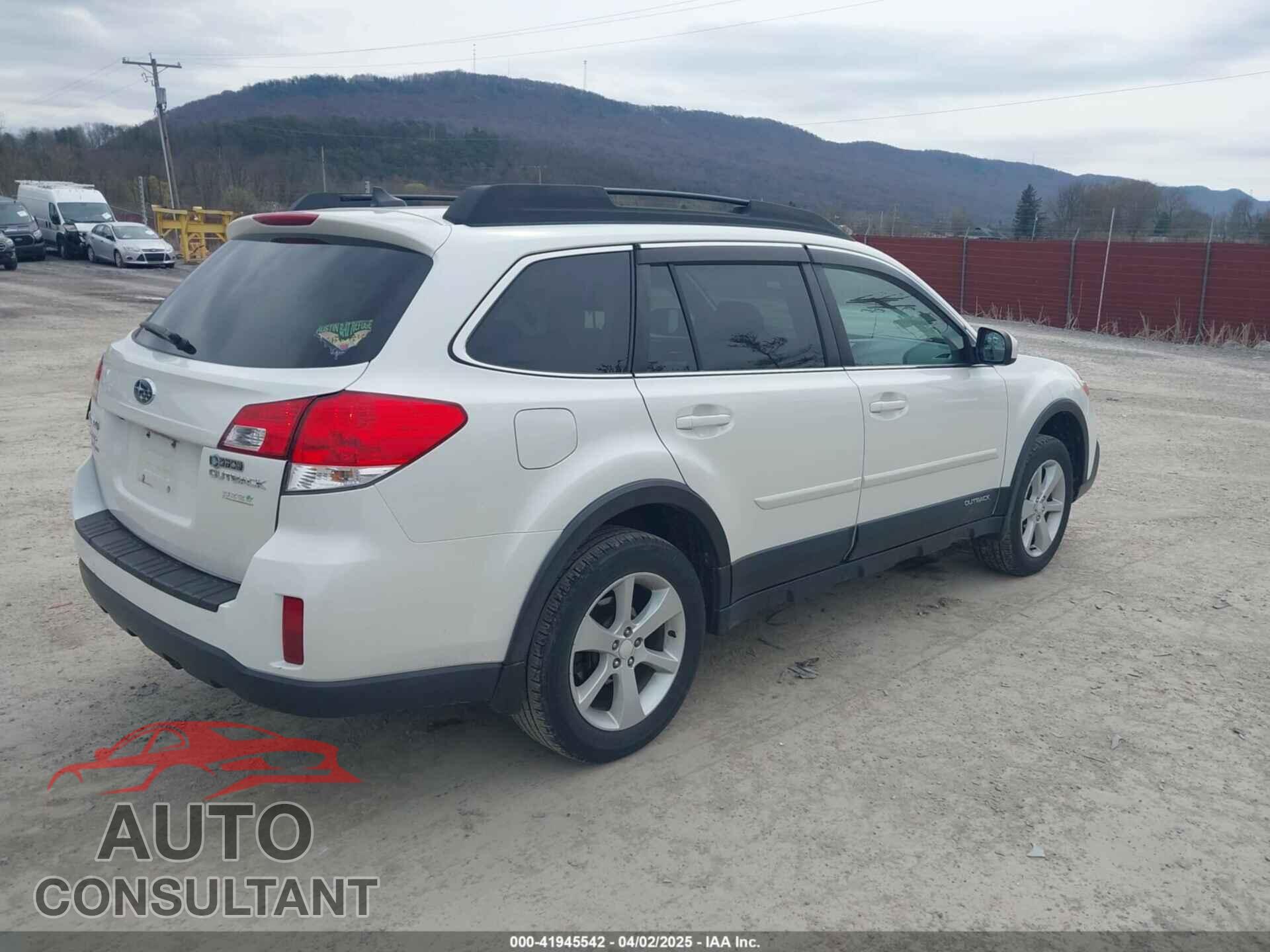 SUBARU OUTBACK 2014 - 4S4BRBDC5E3302013