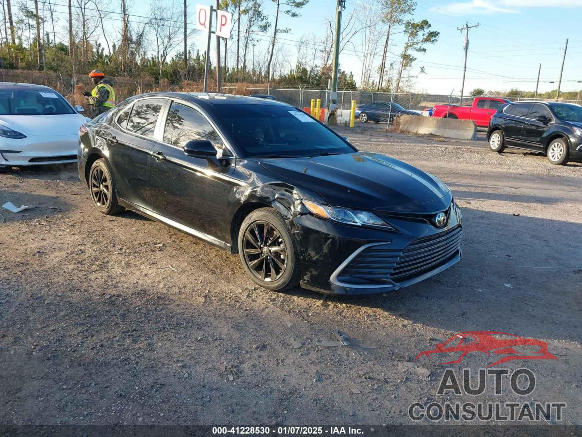 TOYOTA CAMRY 2024 - 4T1C11AK8RU870810