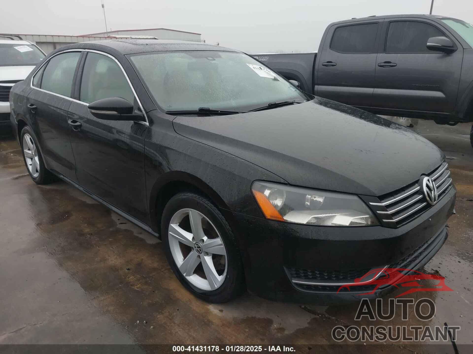 VOLKSWAGEN PASSAT 2013 - 1VWBH7A33DC052582