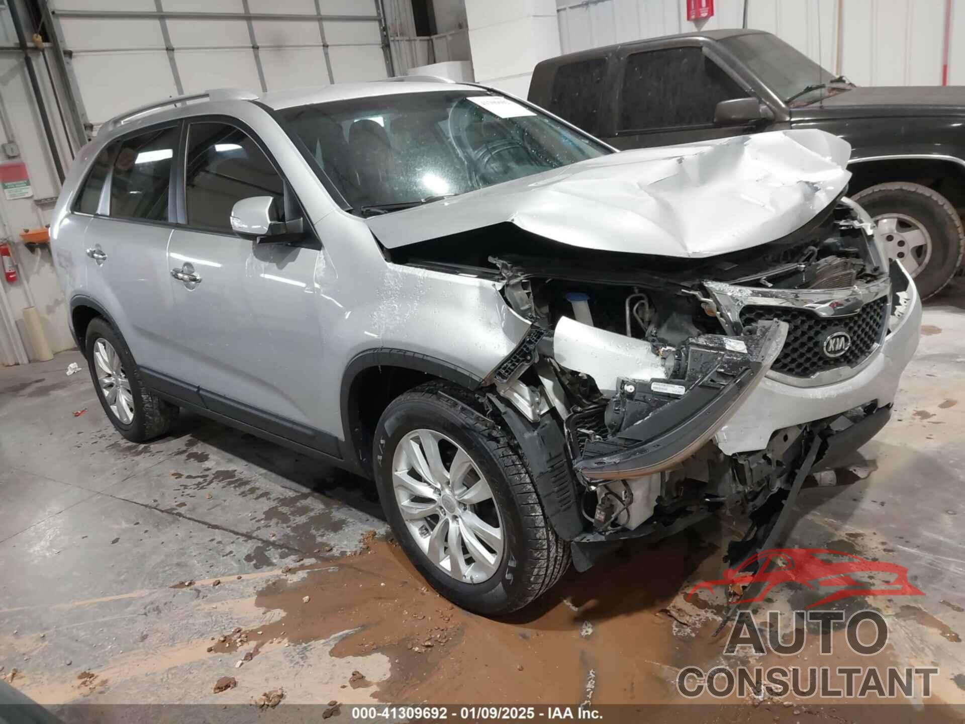 KIA SORENTO 2011 - 5XYKT4A2XBG045385