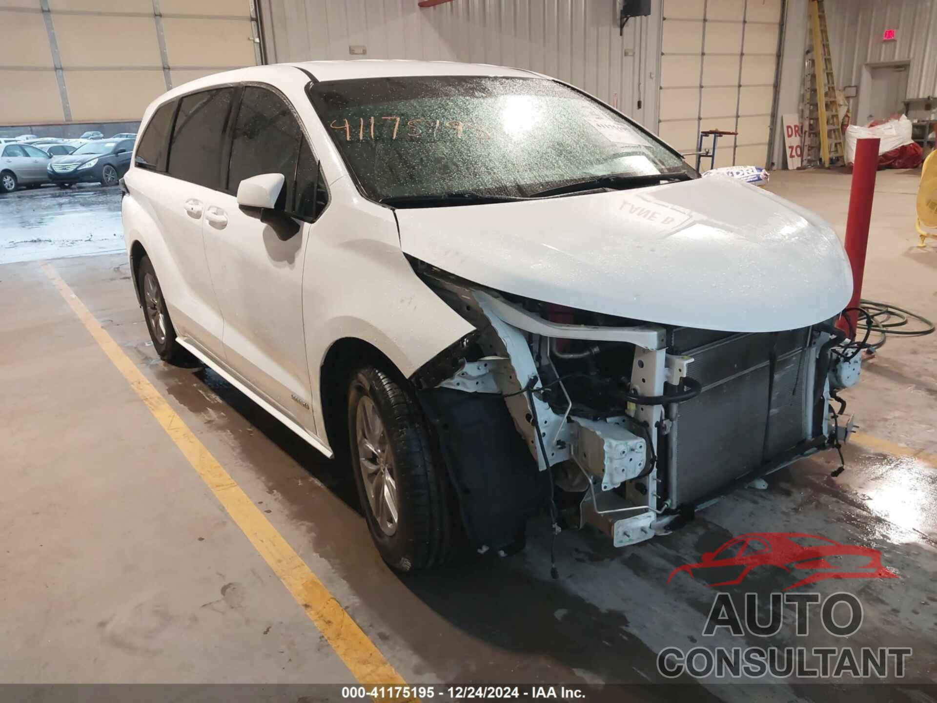 TOYOTA SIENNA 2021 - 5TDKRKEC1MS046386