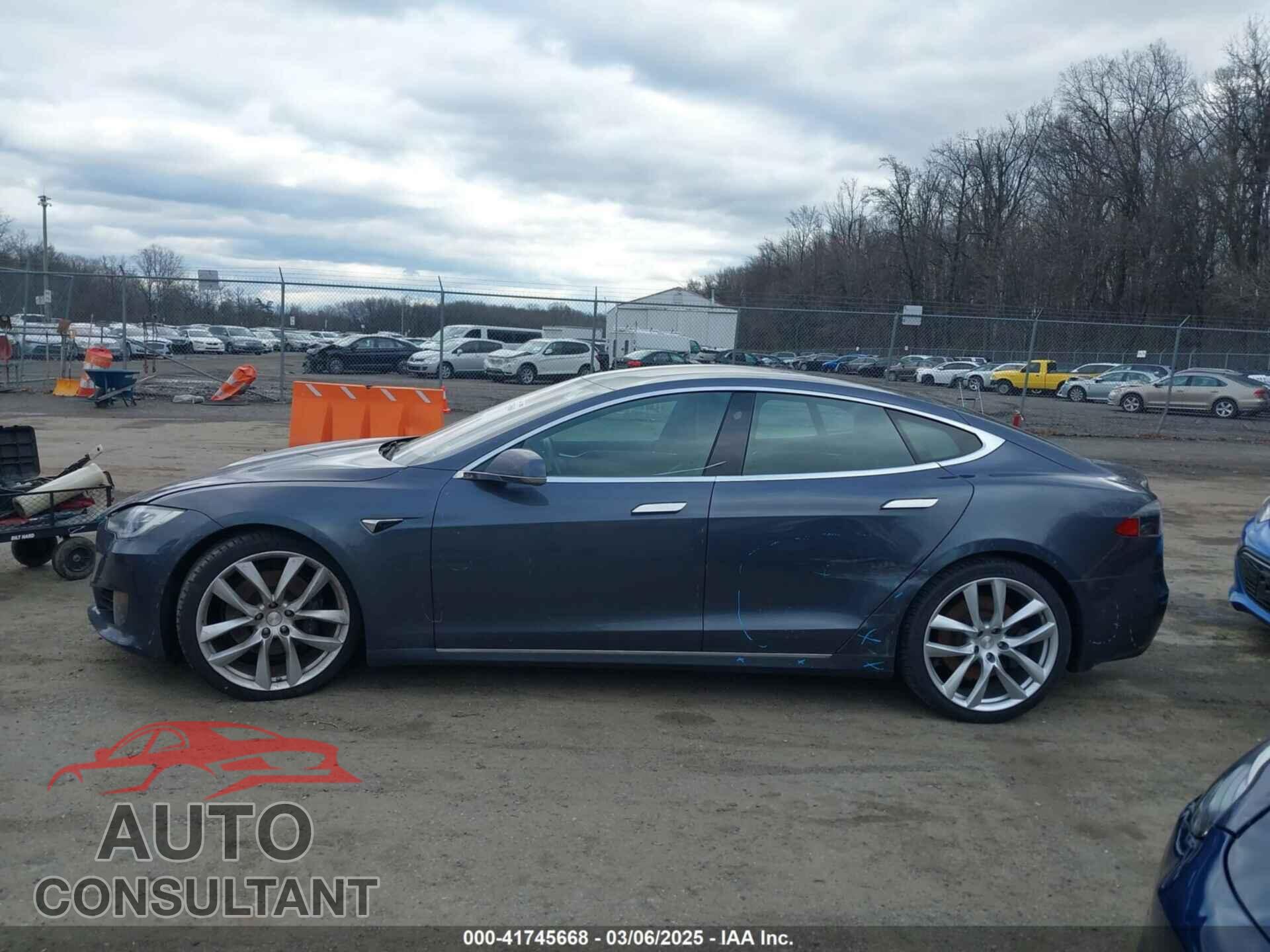 TESLA MODEL S 2017 - 5YJSA1E22HF197322