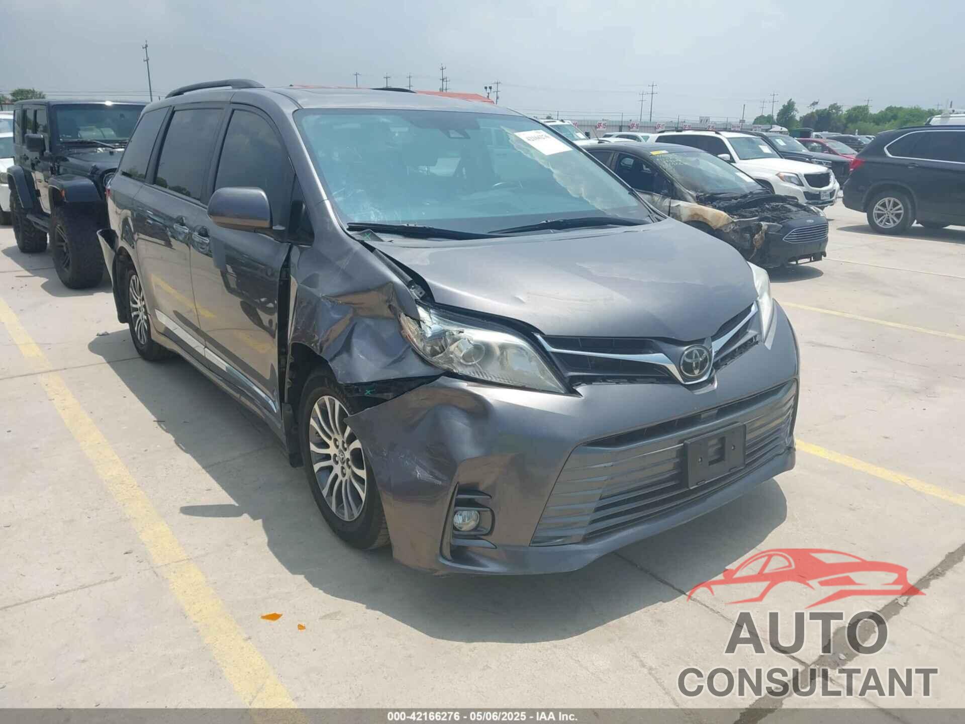 TOYOTA SIENNA 2019 - 5TDYZ3DC4KS970576