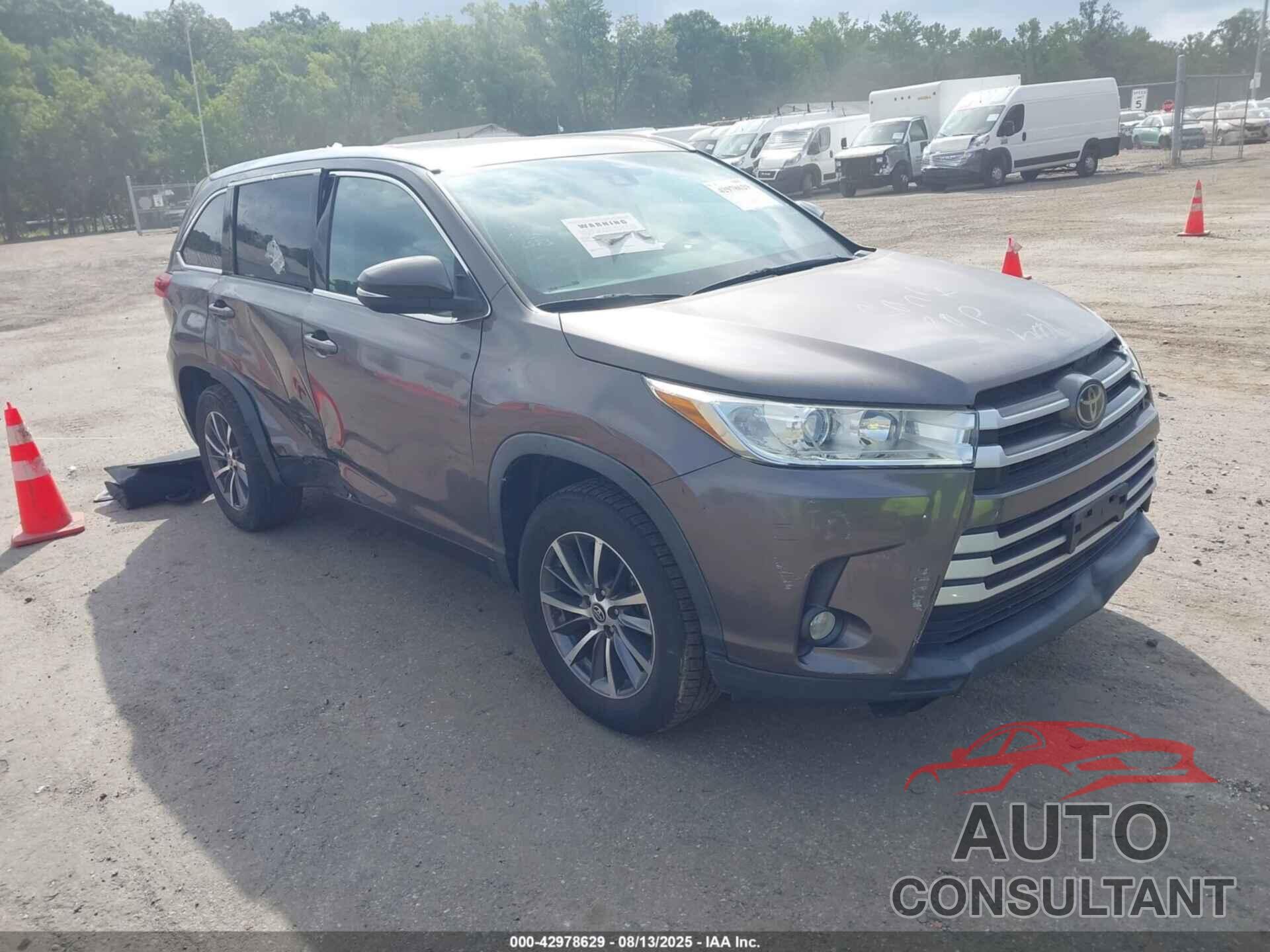 TOYOTA HIGHLANDER 2019 - 5TDKZRFHXKS558583