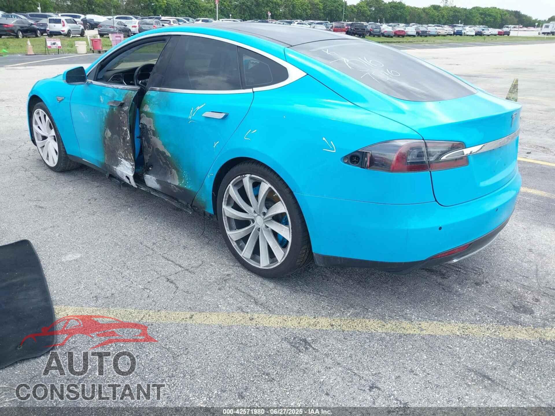 TESLA MODEL S 2013 - 5YJSA1DN9DFP27016