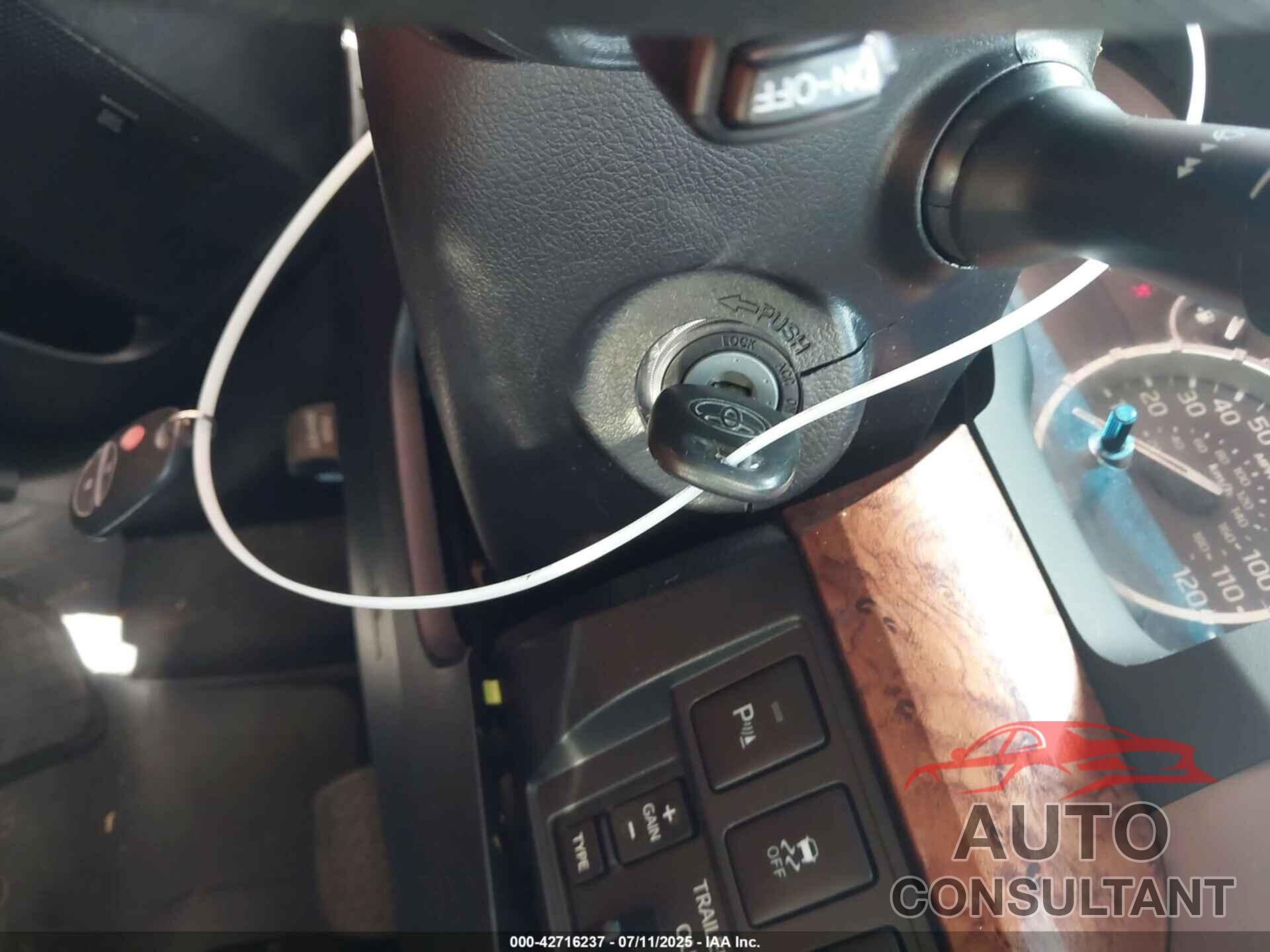 TOYOTA TUNDRA 2016 - 5TFAY5F15GX501283