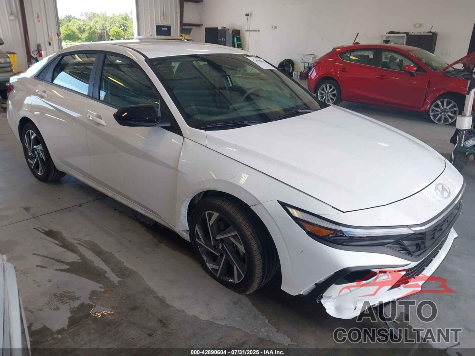 HYUNDAI ELANTRA 2025 - KMHLM4DG7SU956020