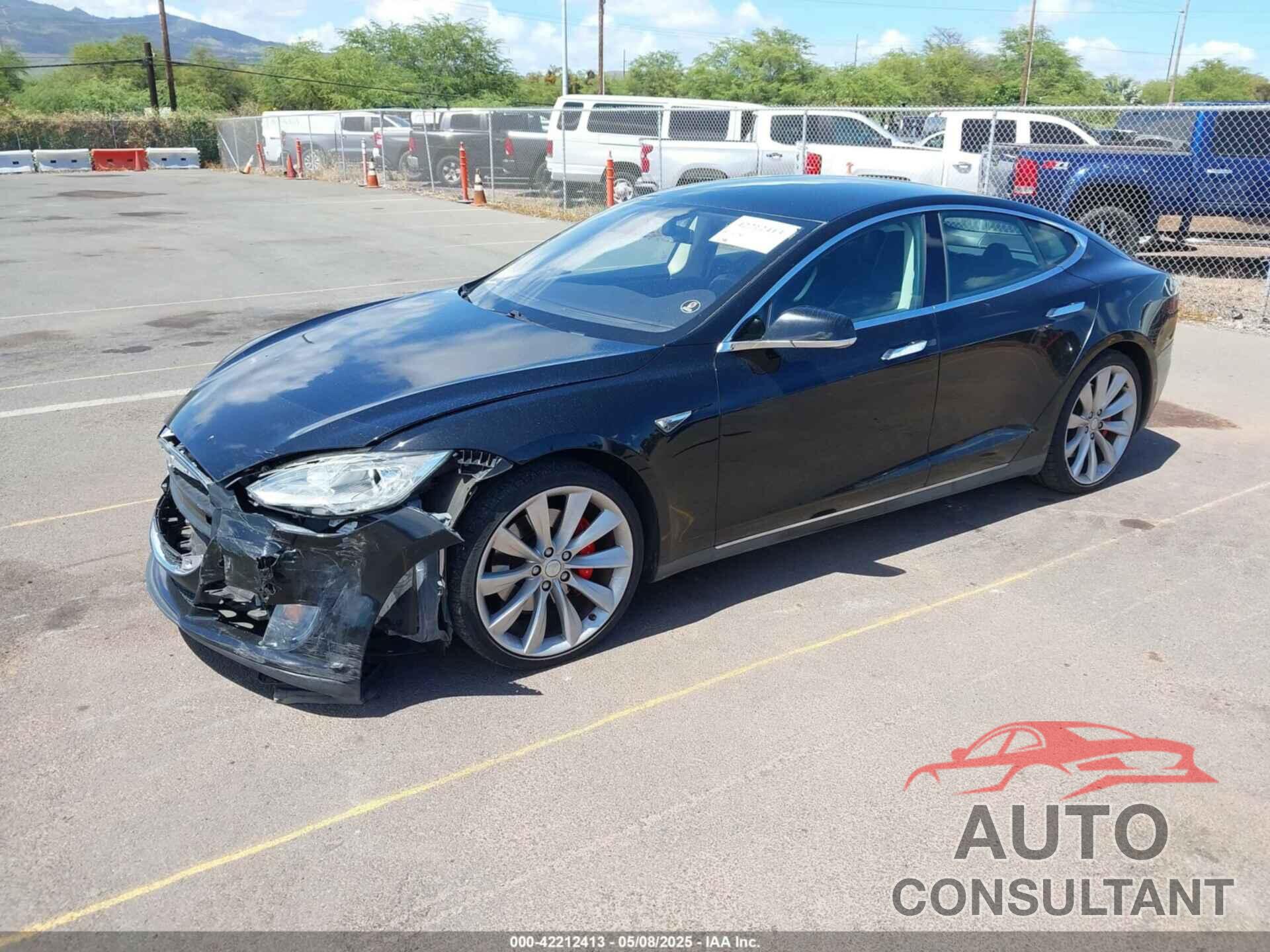 TESLA MODEL S 2013 - 5YJSA1CG0DFP17932