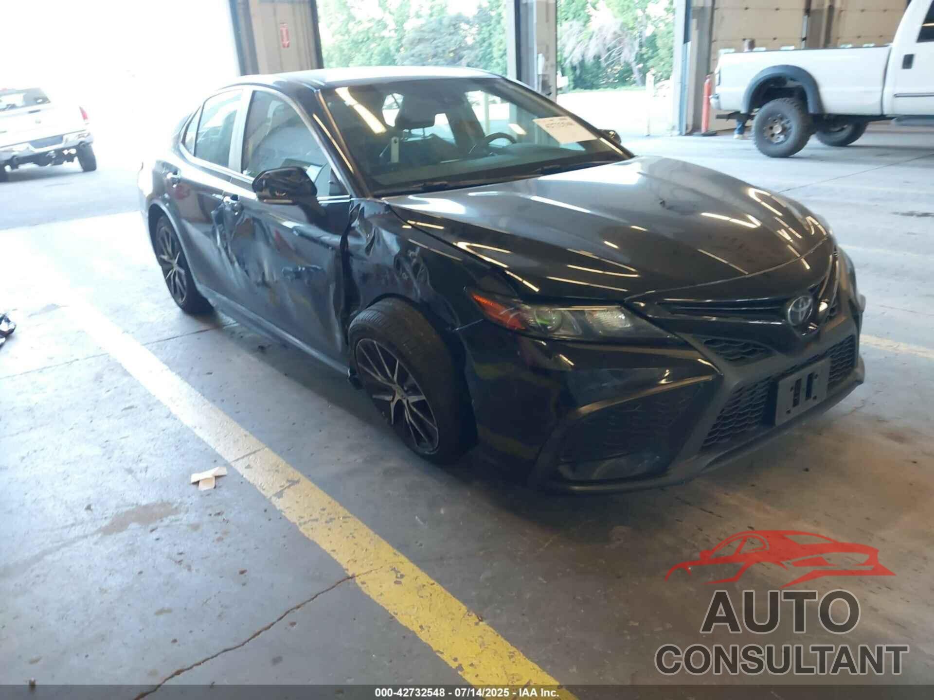 TOYOTA CAMRY 2022 - 4T1G11AK5NU674867
