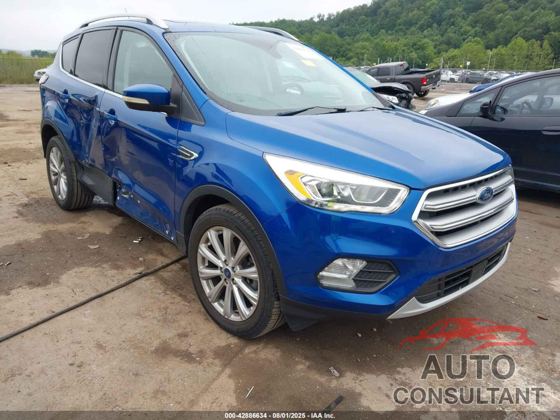 FORD ESCAPE 2017 - 1FMCU9J95HUD57404