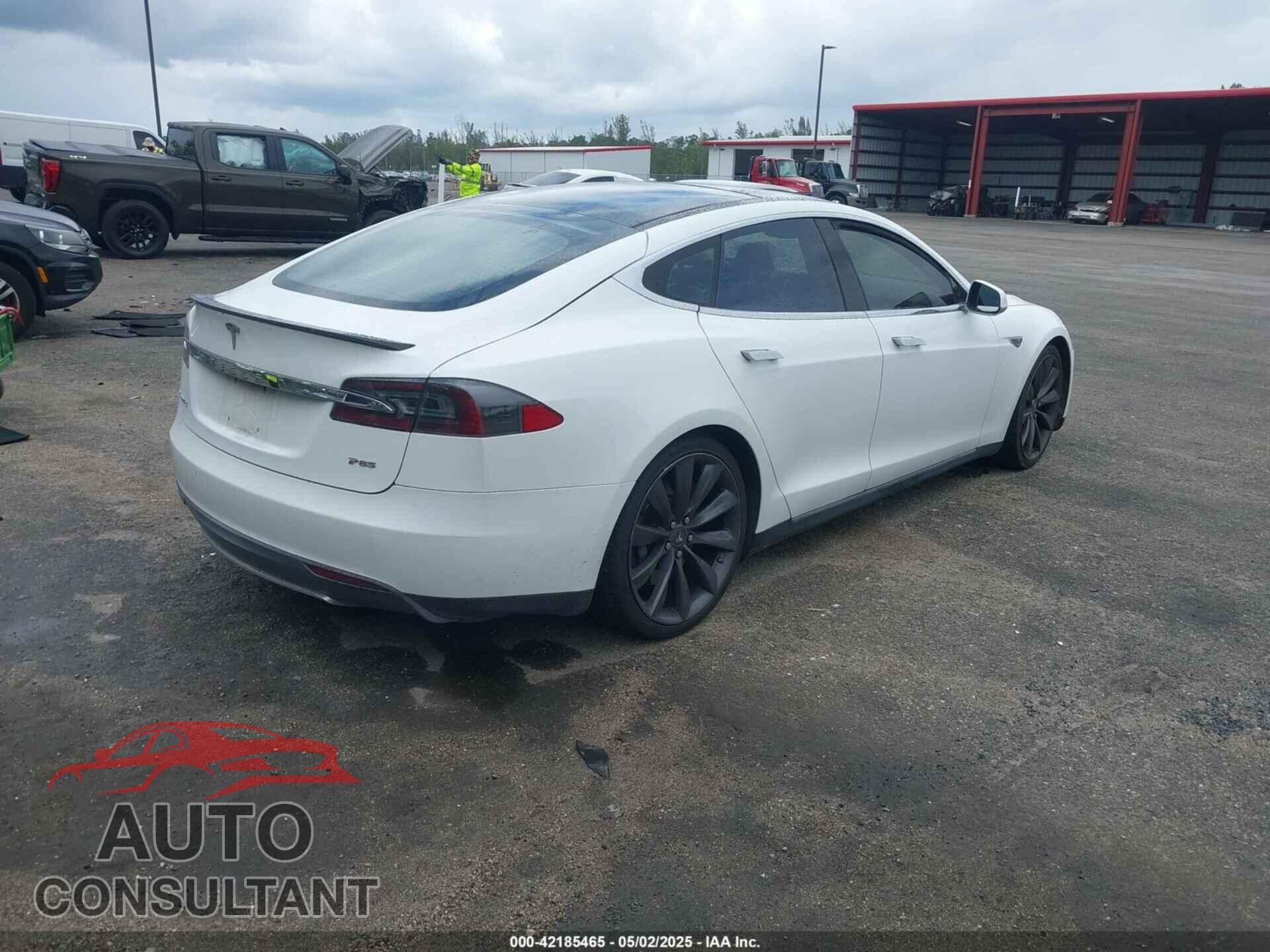 TESLA MODEL S 2013 - 5YJSA1DP9DFP04076