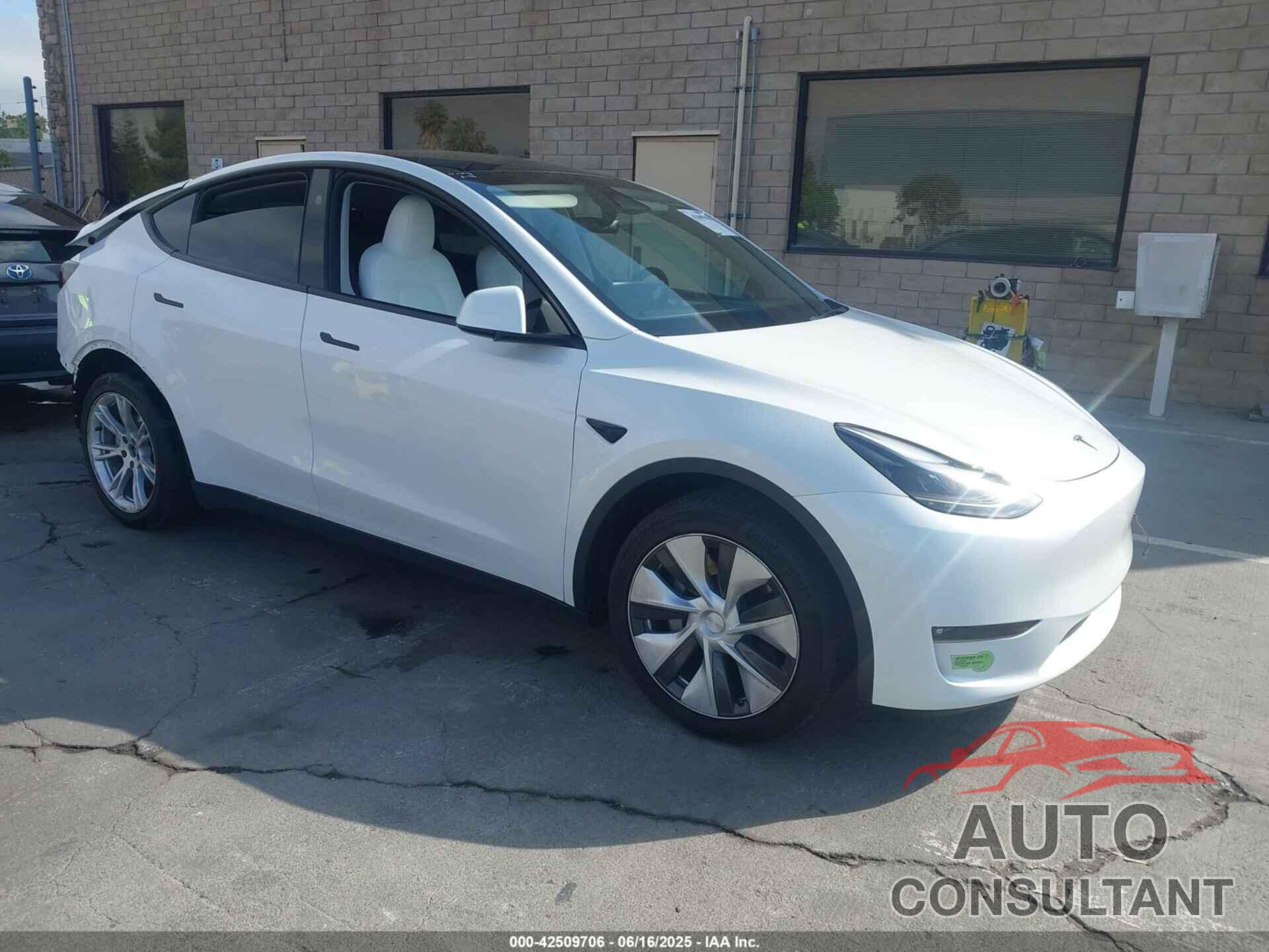 TESLA MODEL Y 2023 - 7SAYGDEE2PF832769