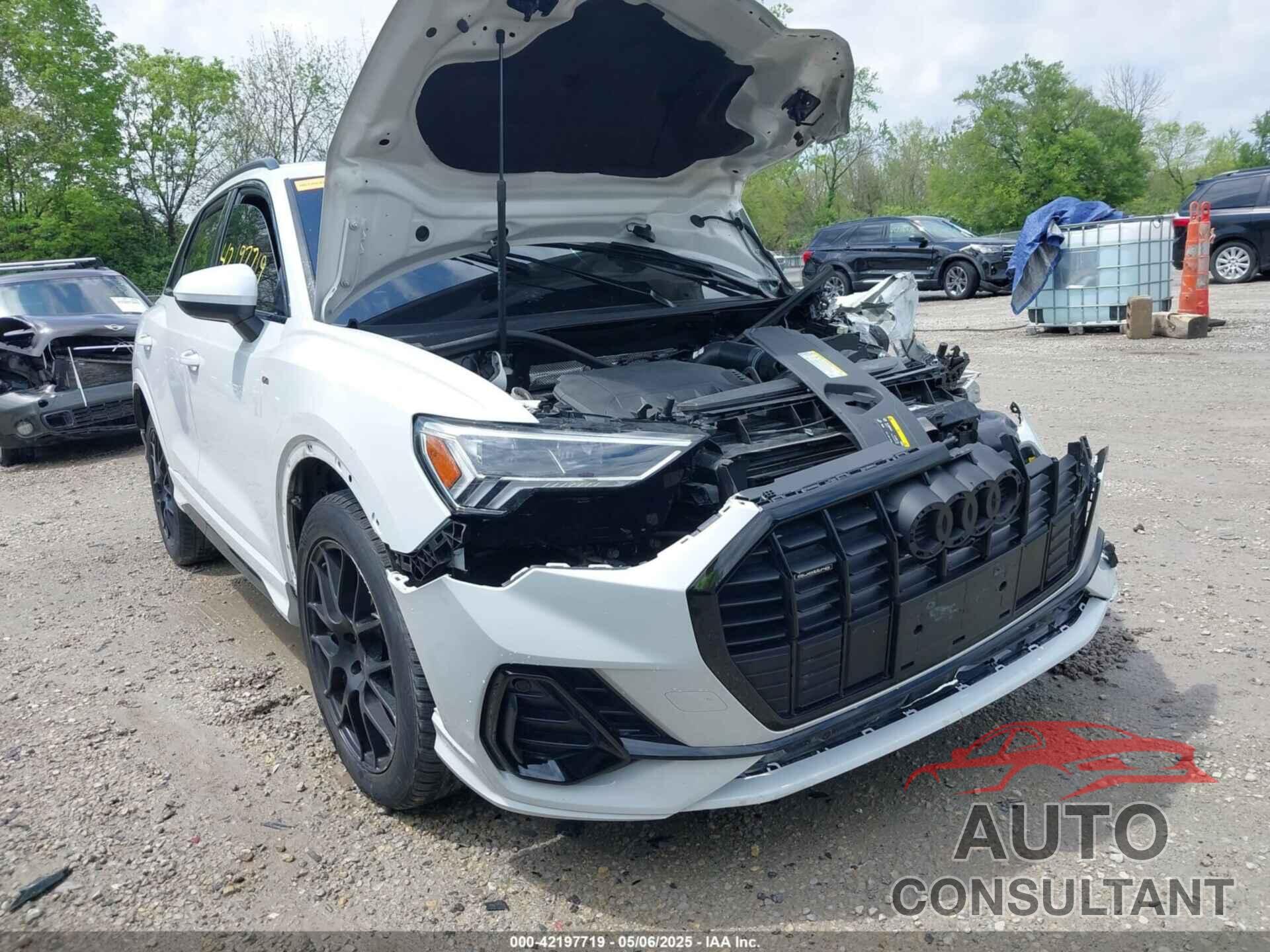 AUDI Q3 2022 - WA1EECF3XN1007804