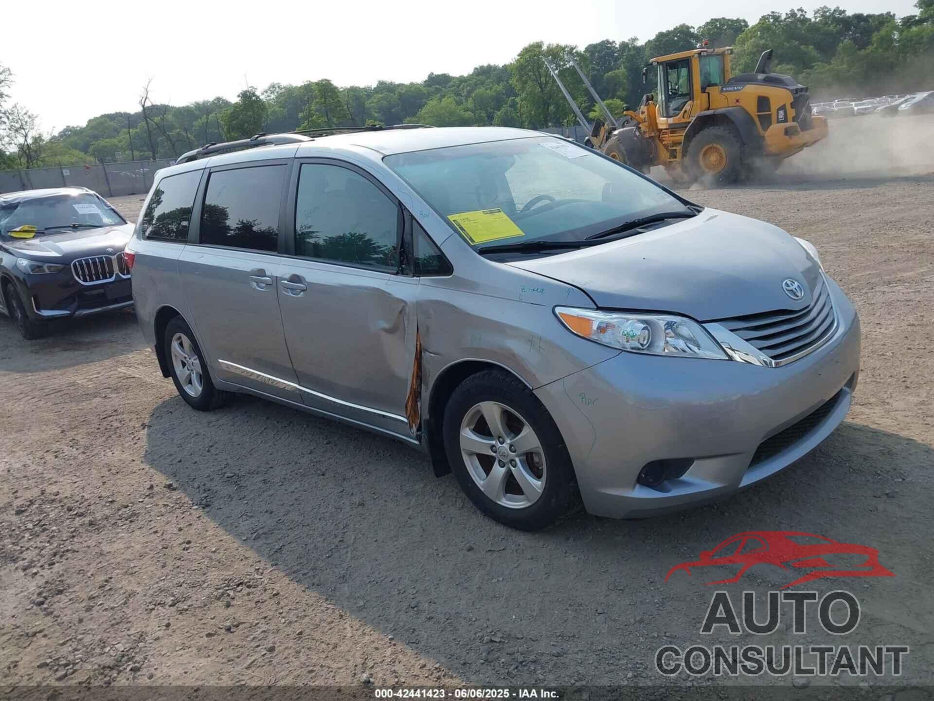 TOYOTA SIENNA 2017 - 5TDKZ3DCXHS857360