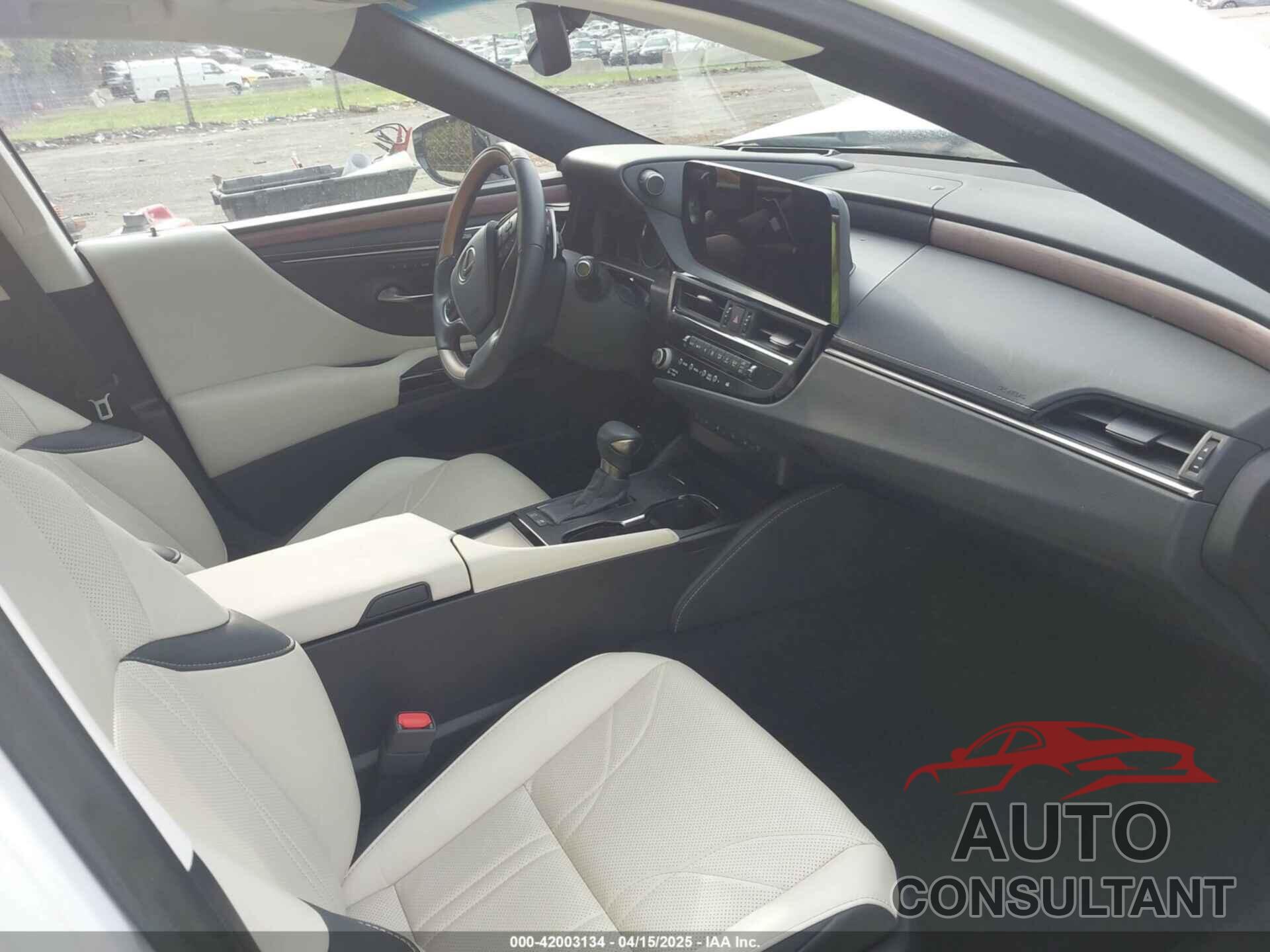 LEXUS ES 300H 2024 - 58AFA1C11RU045086