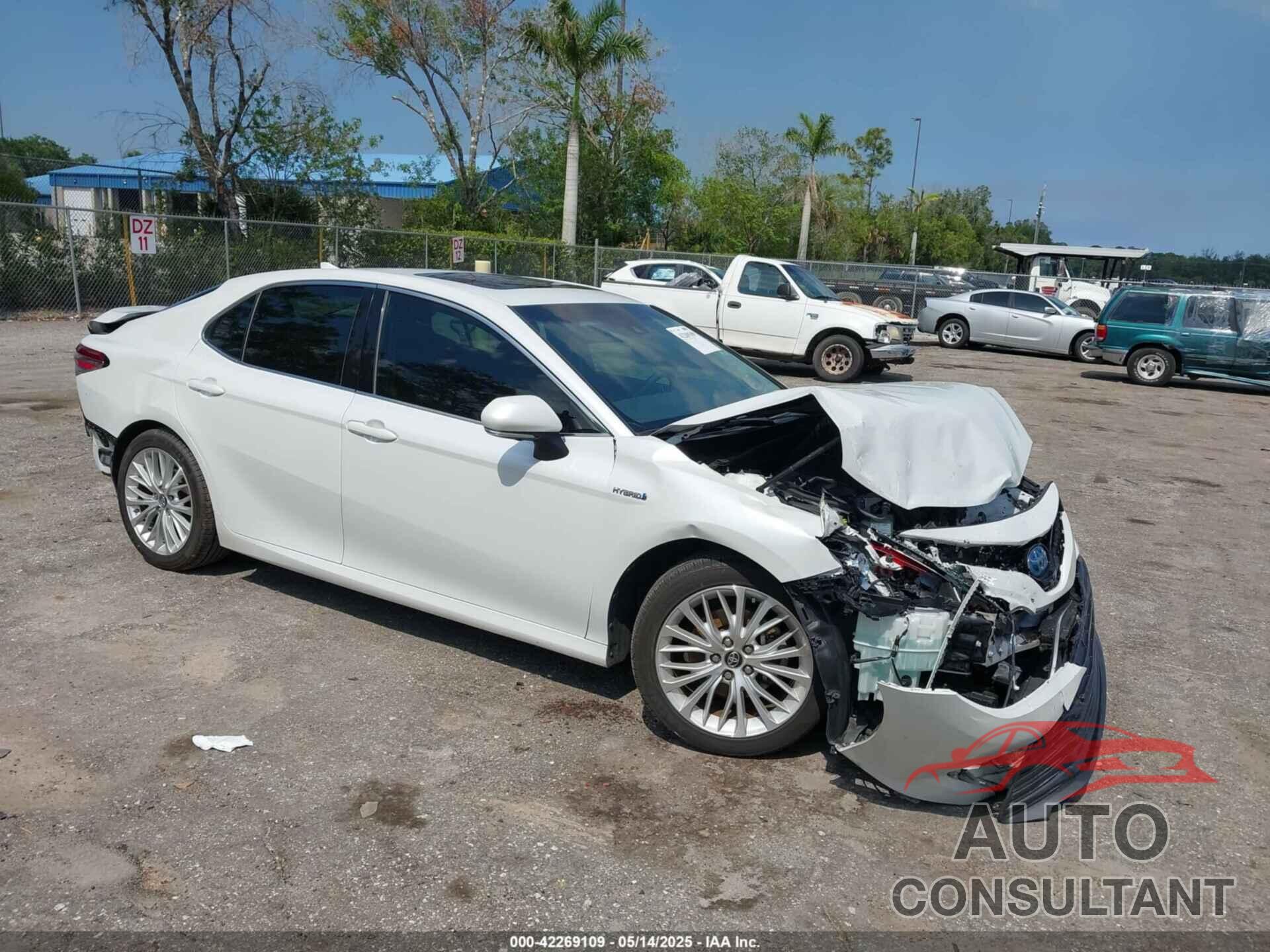 TOYOTA CAMRY HYBRID 2018 - 4T1B21HK4JU002788