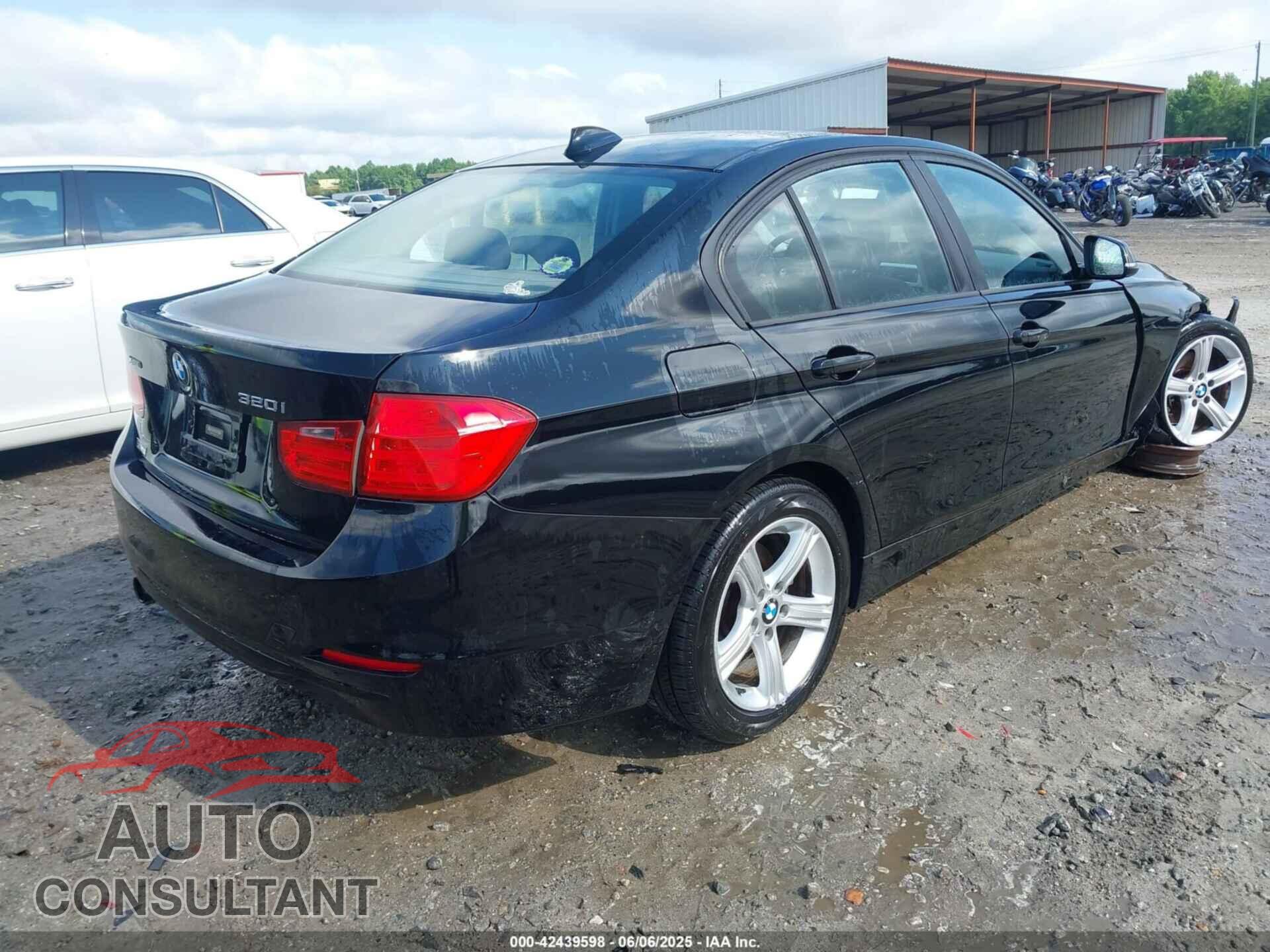 BMW 320I 2013 - WBA3C3C52DF979114
