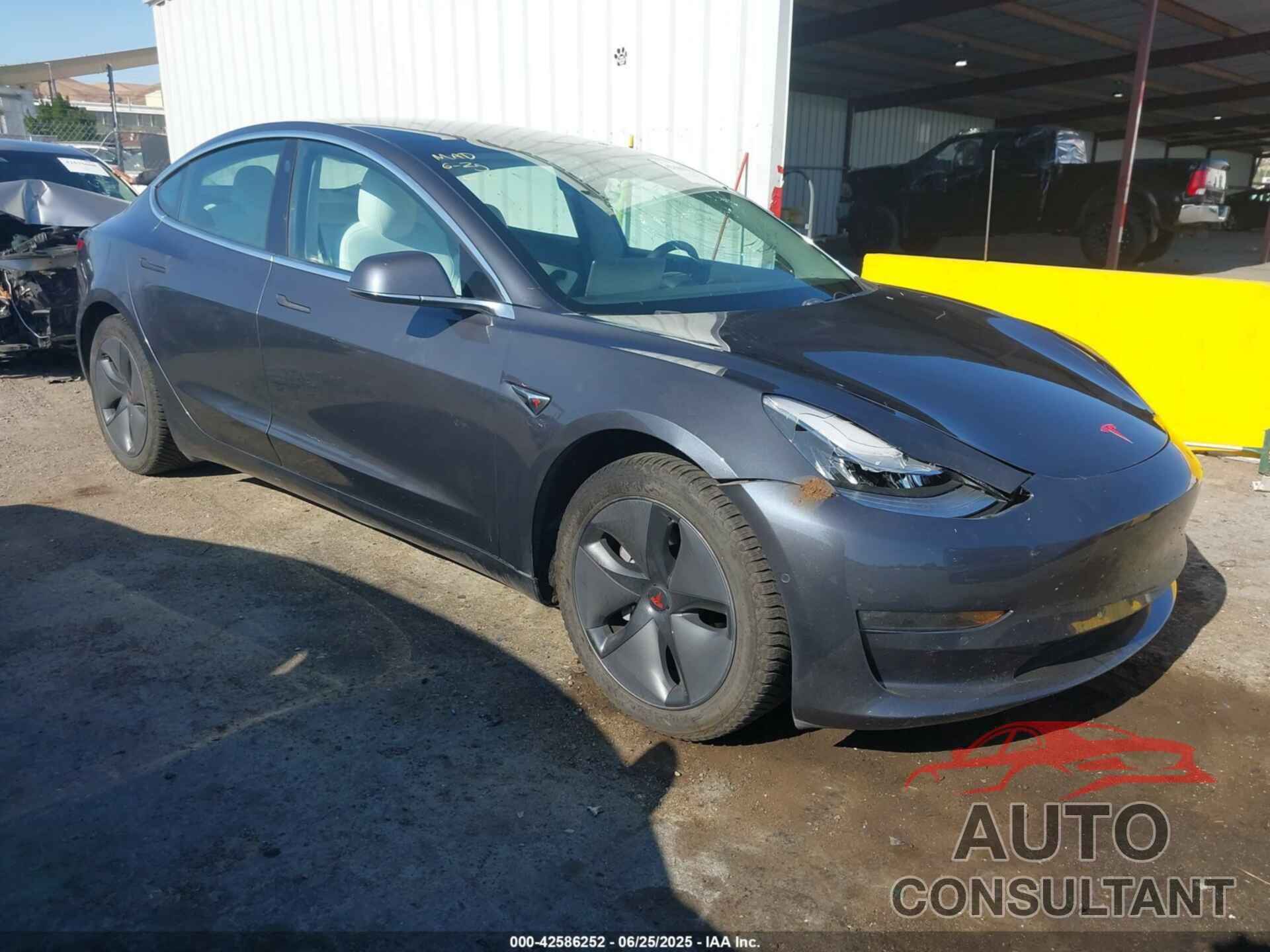 TESLA MODEL 3 2019 - 5YJ3E1EB7KF195274
