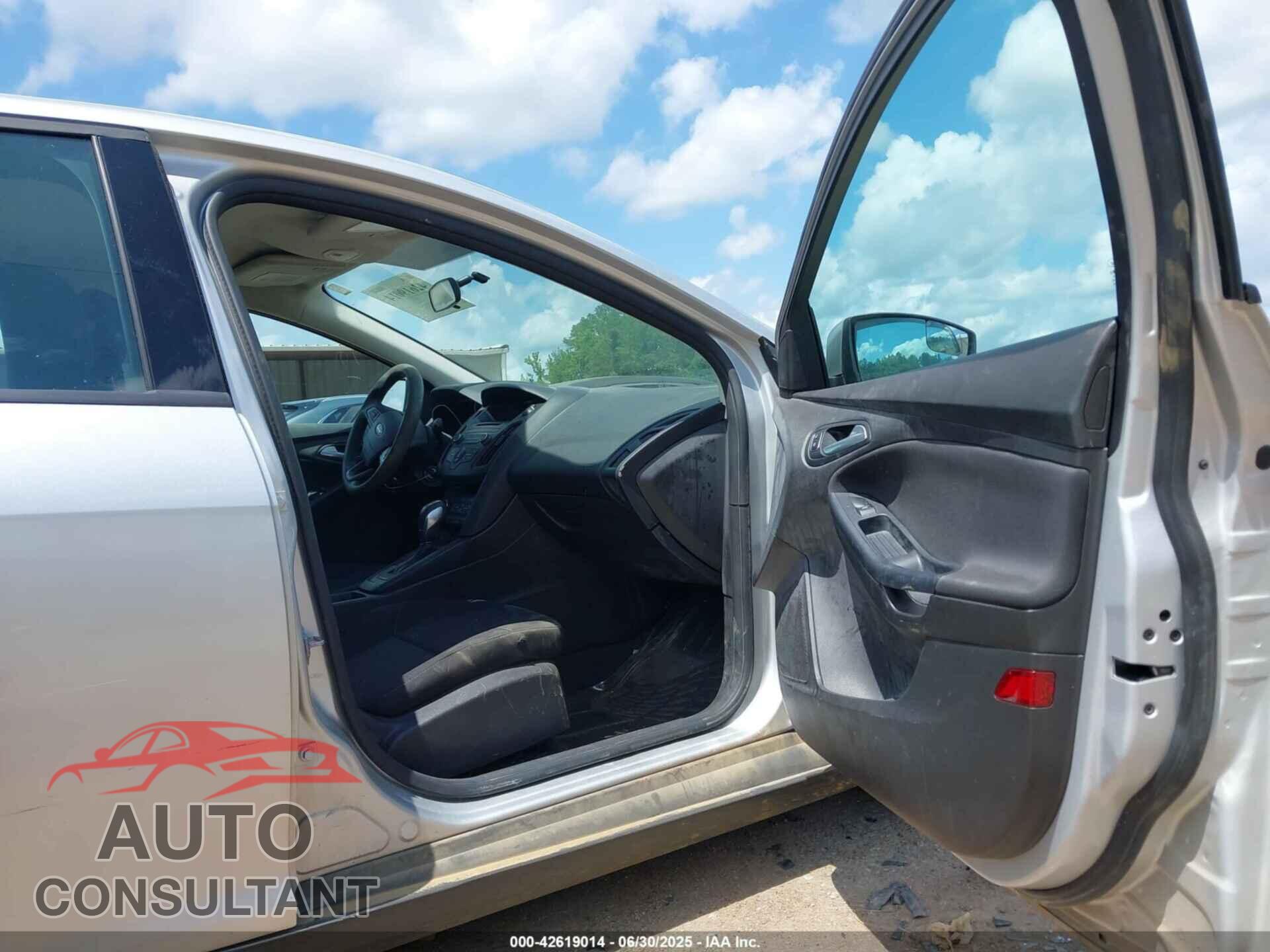 FORD FOCUS 2016 - 1FADP3F28GL376757