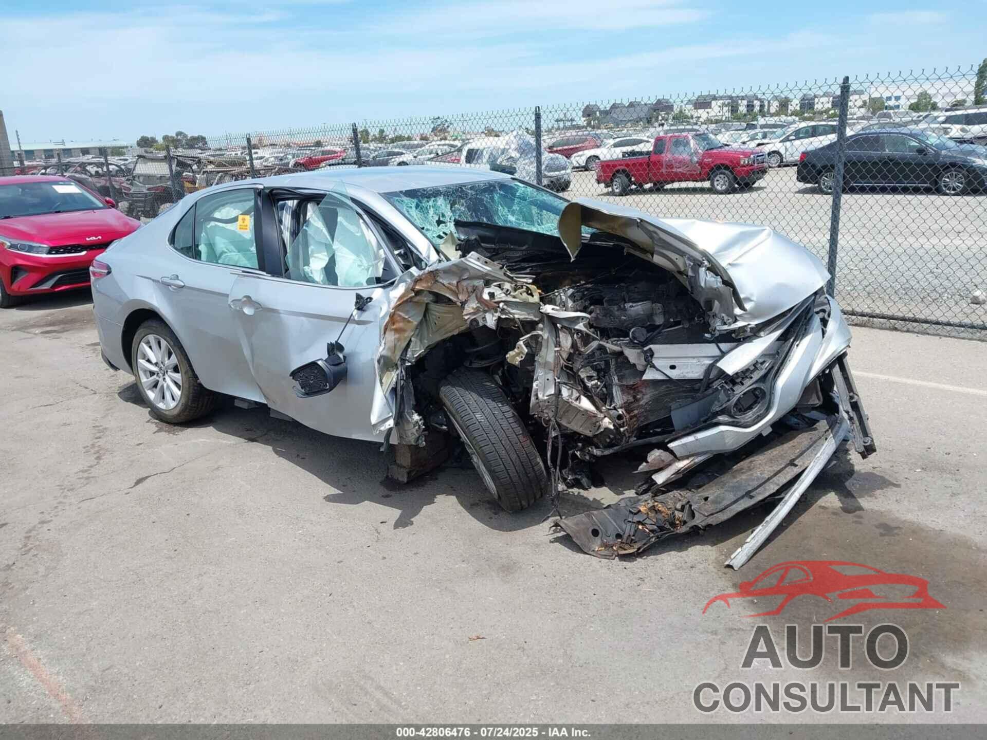 TOYOTA CAMRY 2018 - 4T1B11HK8JU511673