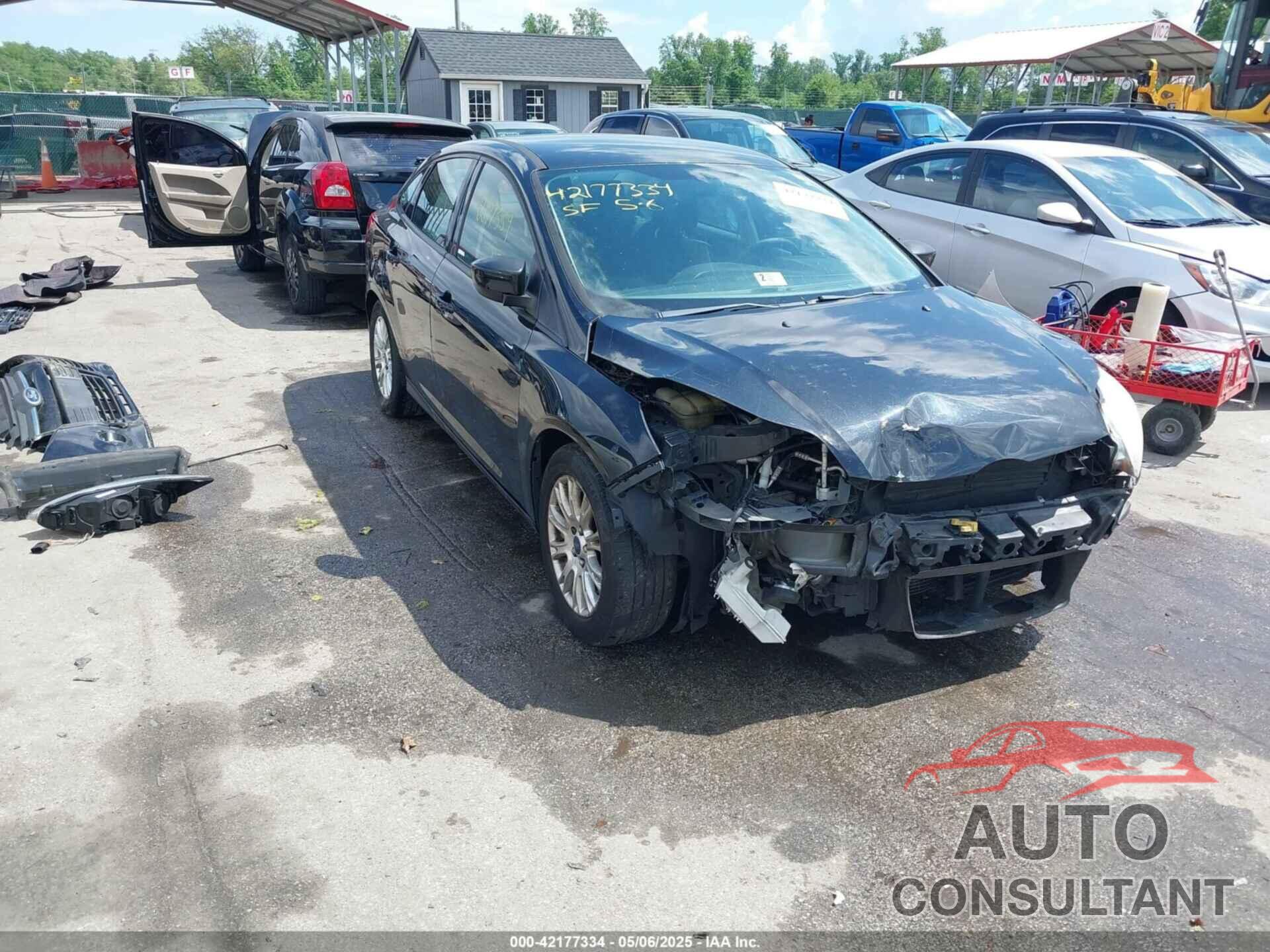FORD FOCUS 2012 - 1FAHP3F24CL107411