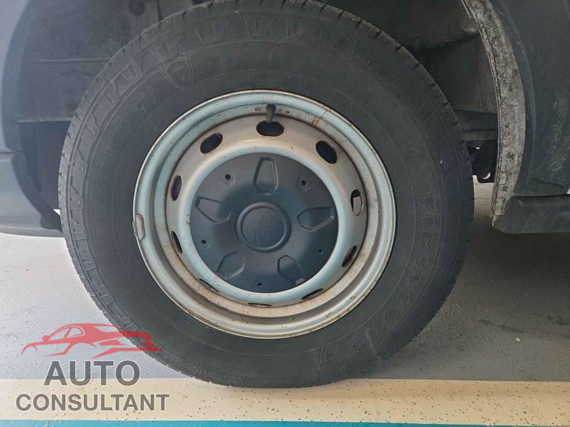FORD TRANSIT 2017 - 1FTYR2XM2HKB48812