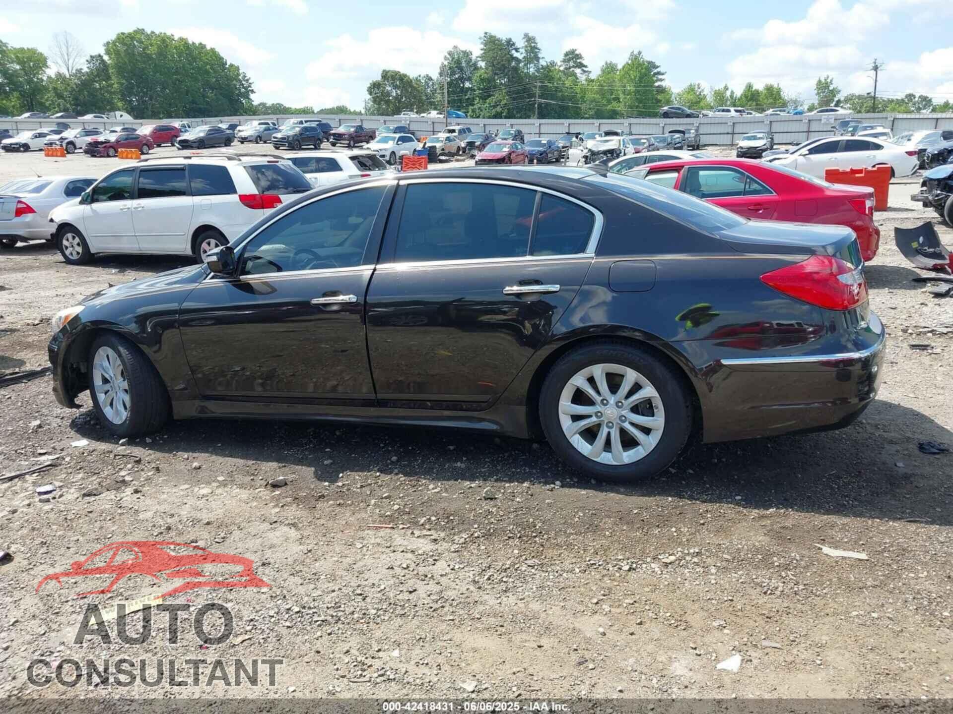 HYUNDAI GENESIS 2013 - KMHGC4DD2DU246357