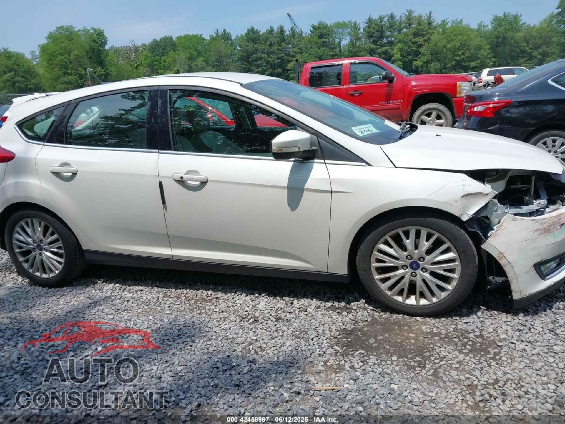 FORD FOCUS 2016 - 1FADP3N26GL332709