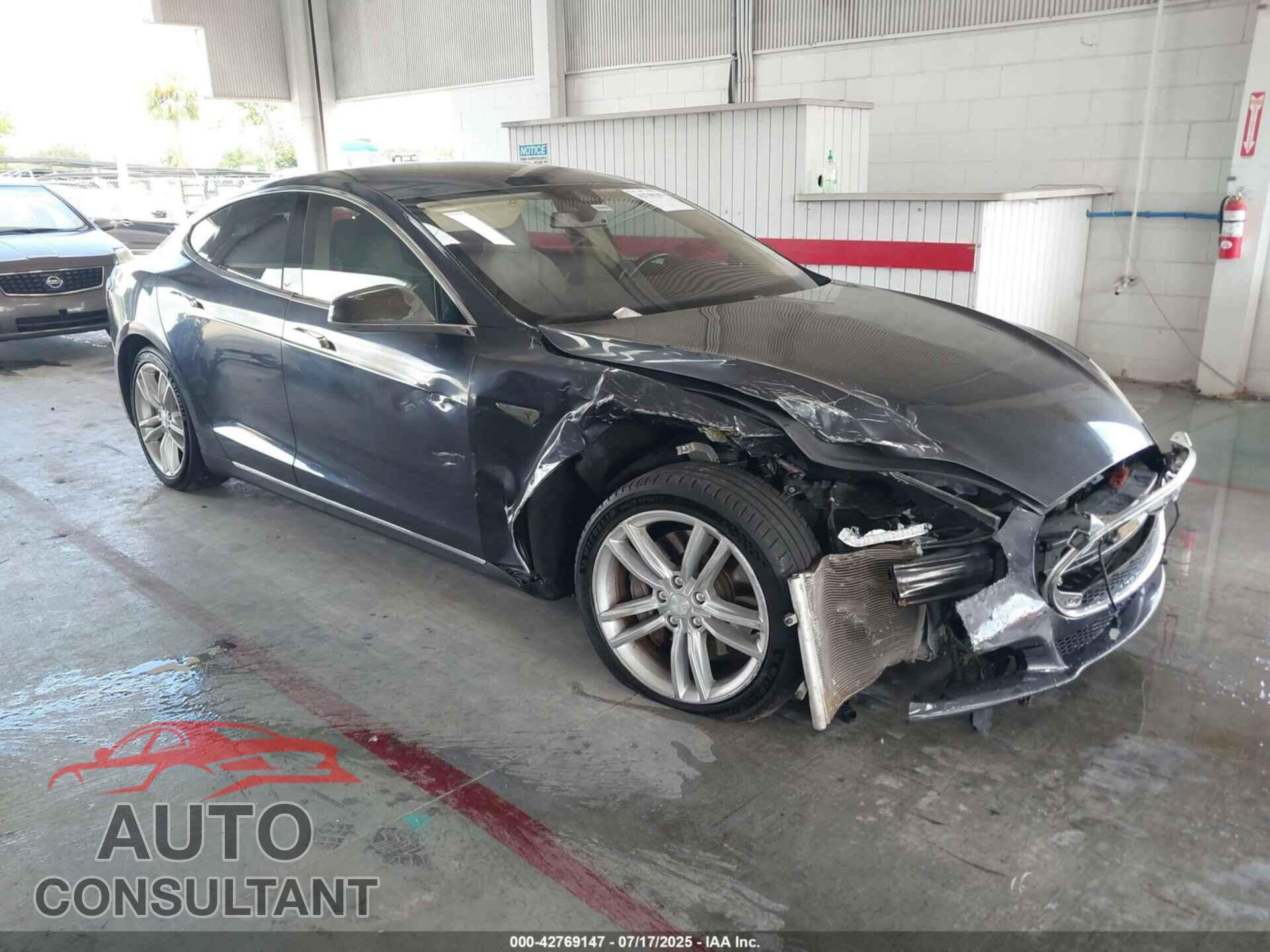 TESLA MODEL S 2015 - 5YJSA1S12FF100404