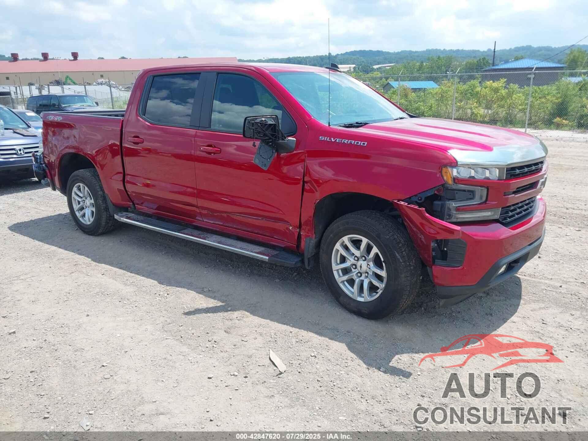 CHEVROLET SILVERADO 1500 2021 - 1GCUYEED2MZ304032