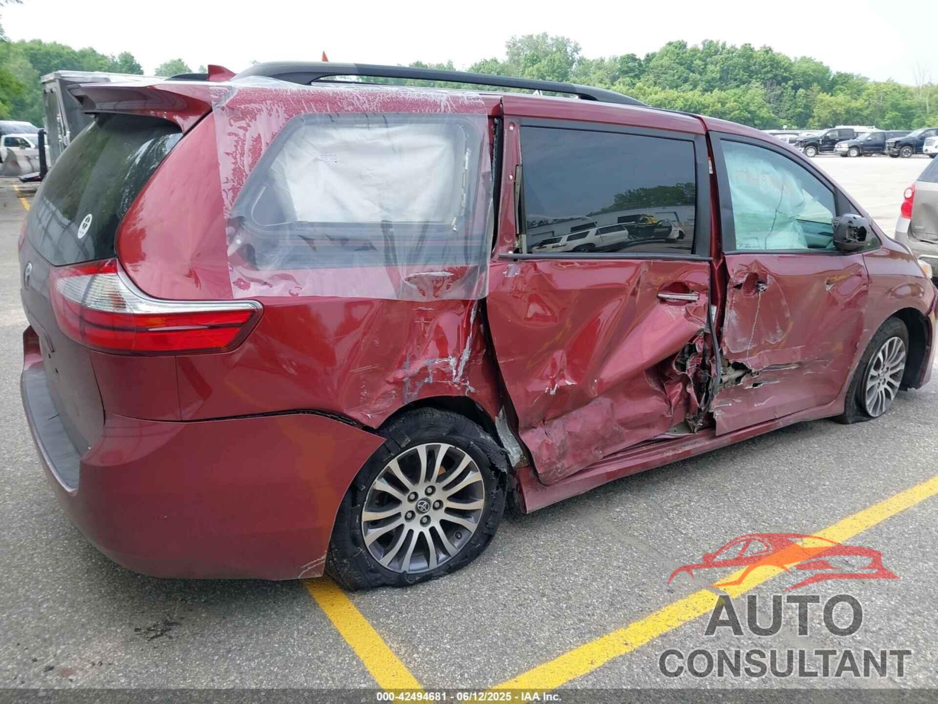 TOYOTA SIENNA 2019 - 5TDYZ3DC6KS996645