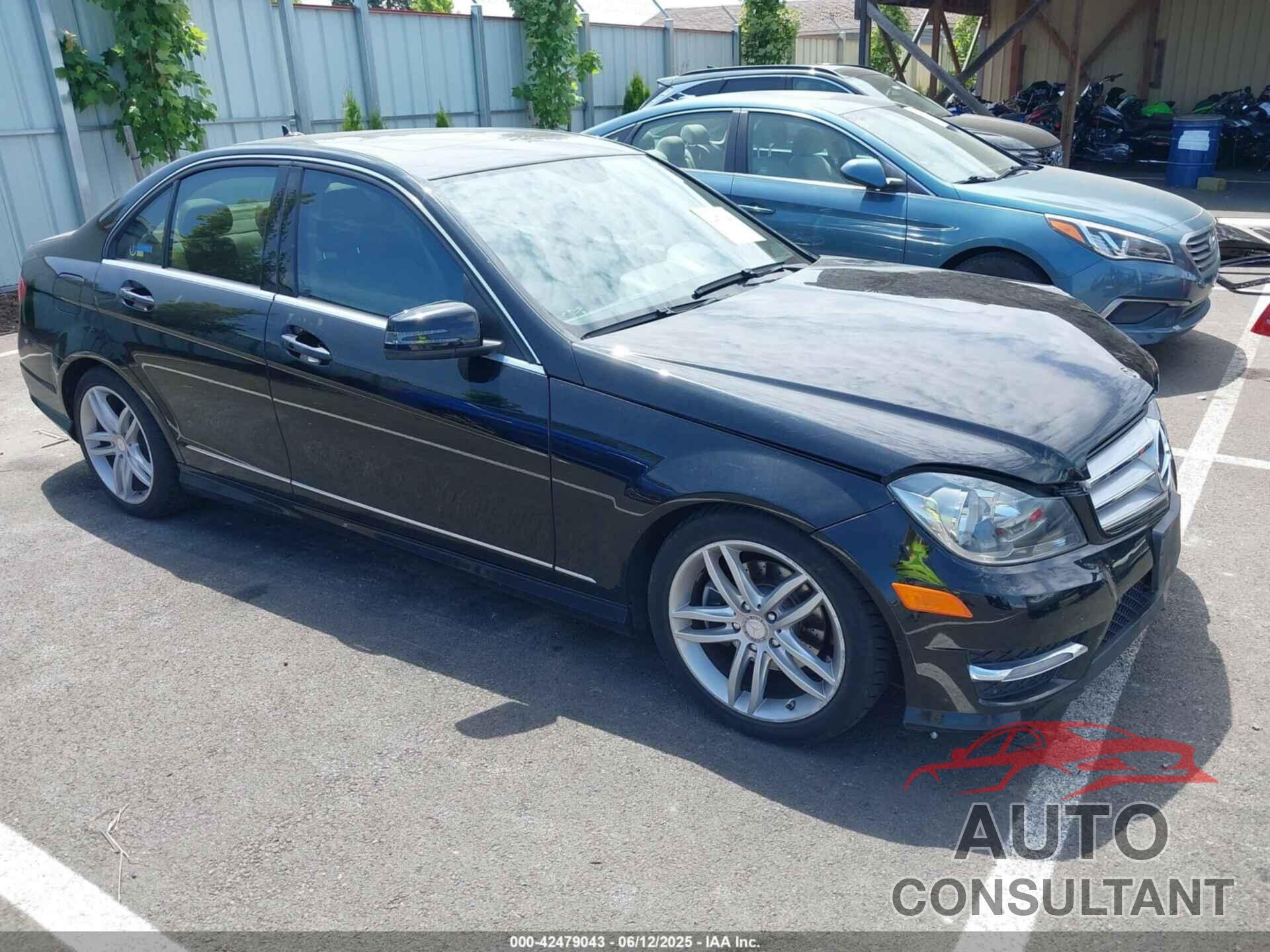 MERCEDES-BENZ C 300 2012 - WDDGF8BB9CA642697