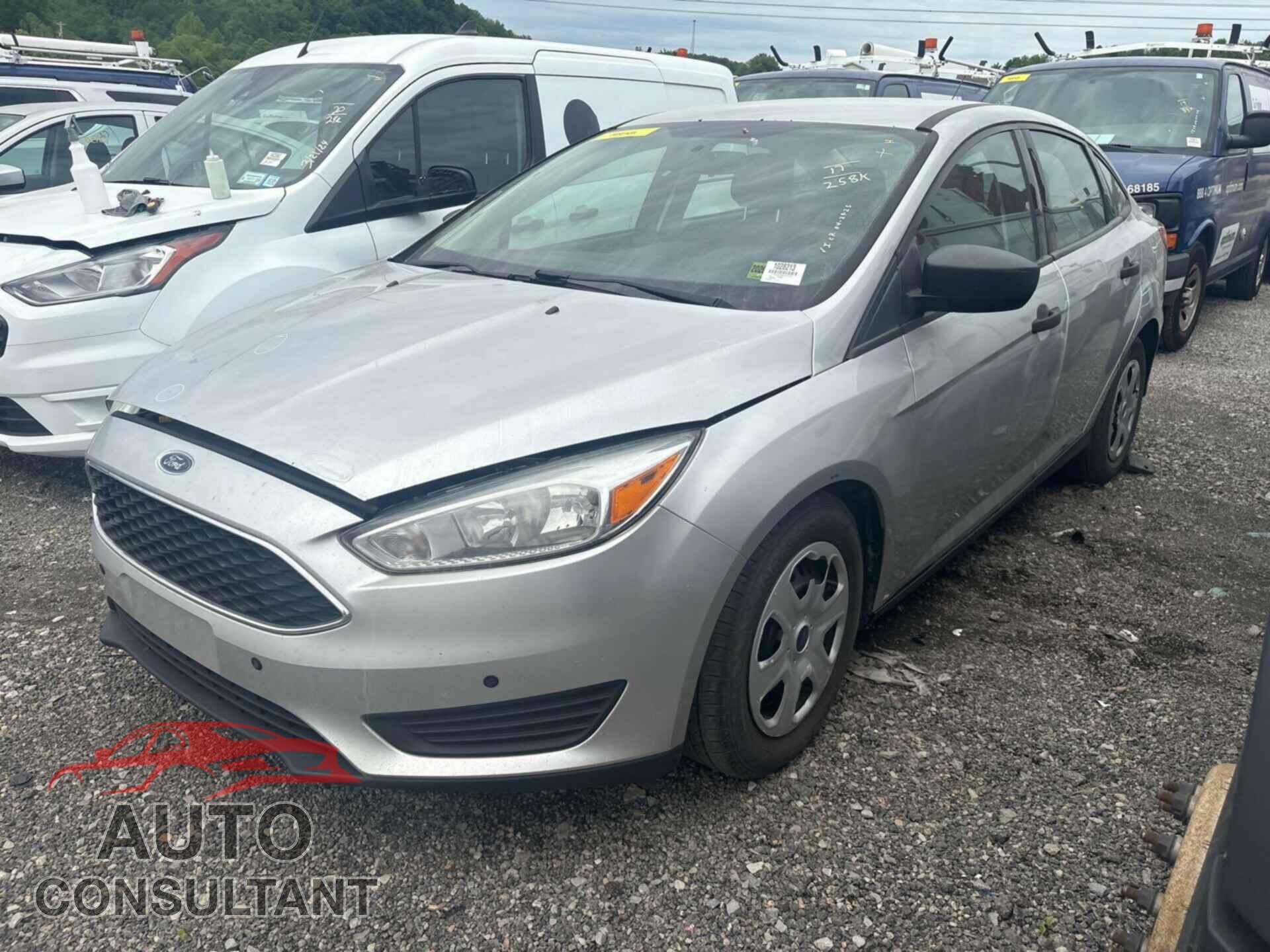 FORD FOCUS 2017 - 1FADP3E23HL272132